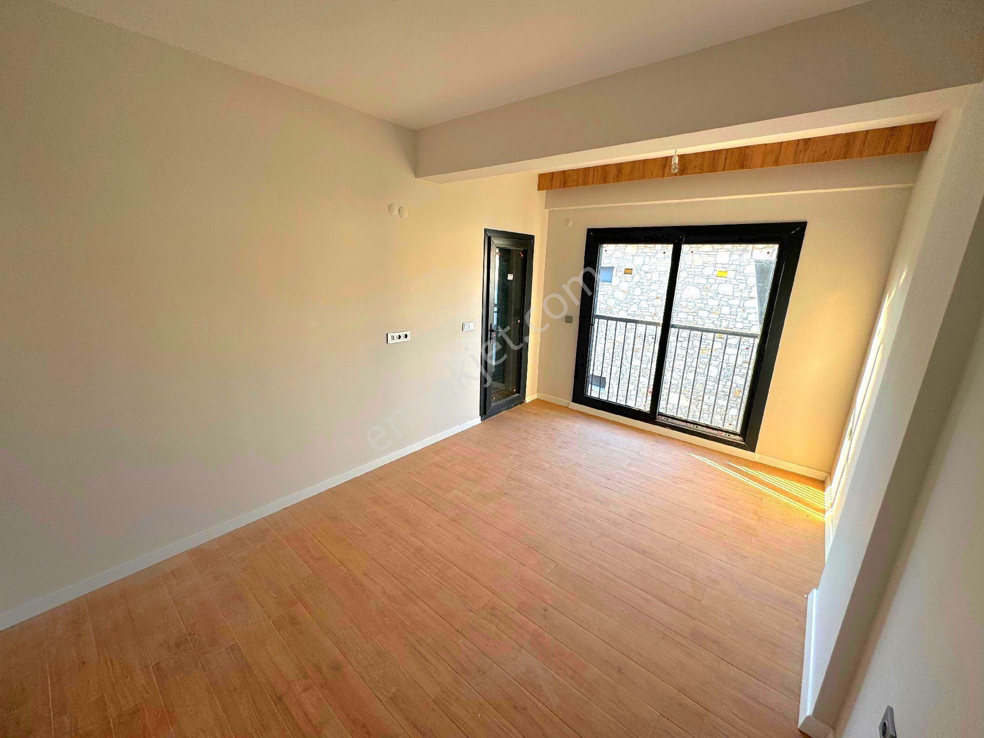 Davutlarda Özel Havuzlu Tek Müstakil Bahçeli Sıfır Villa - Görsel 22