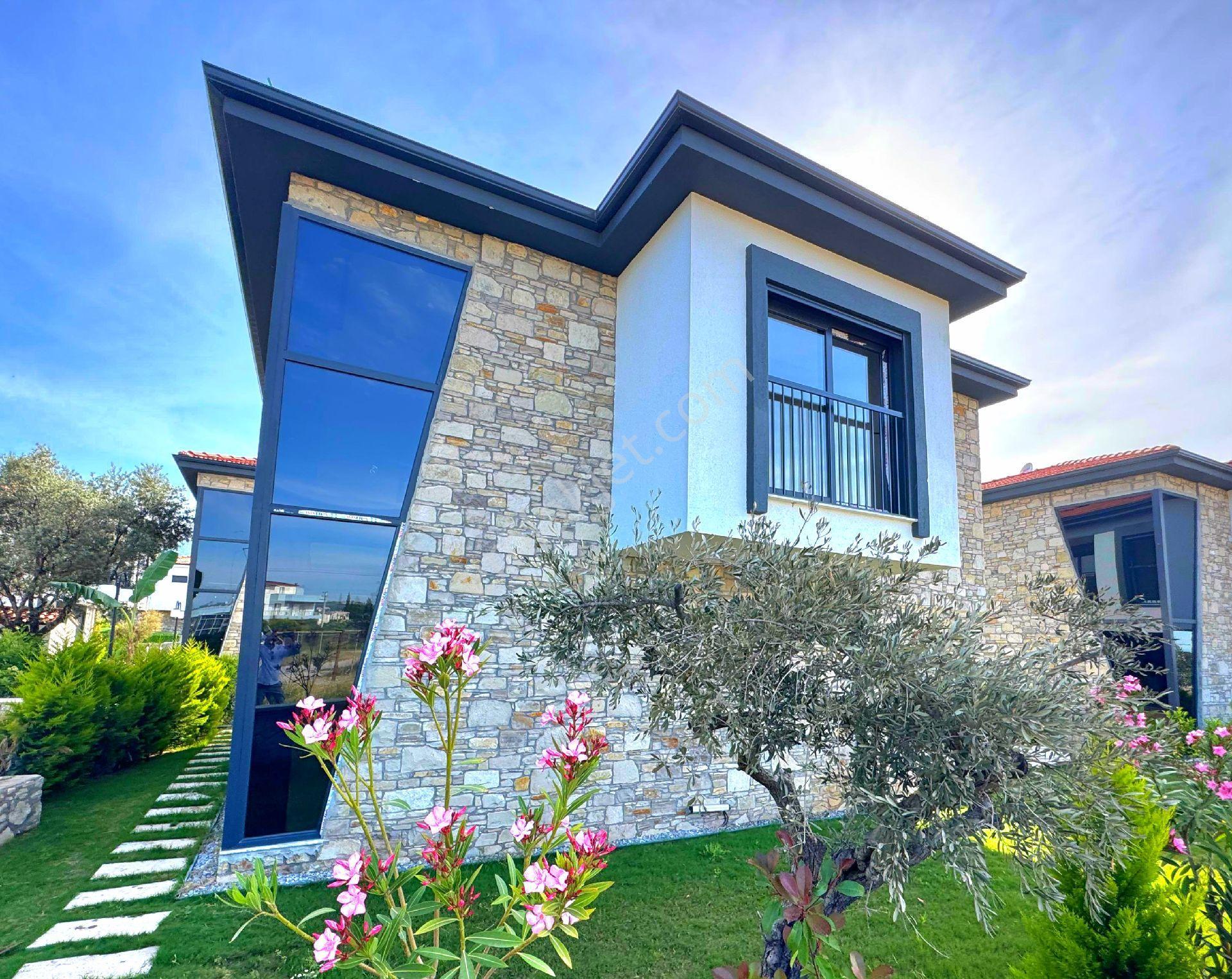 Davutlarda Özel Havuzlu Tek Müstakil Bahçeli Sıfır Villa - Görsel 5