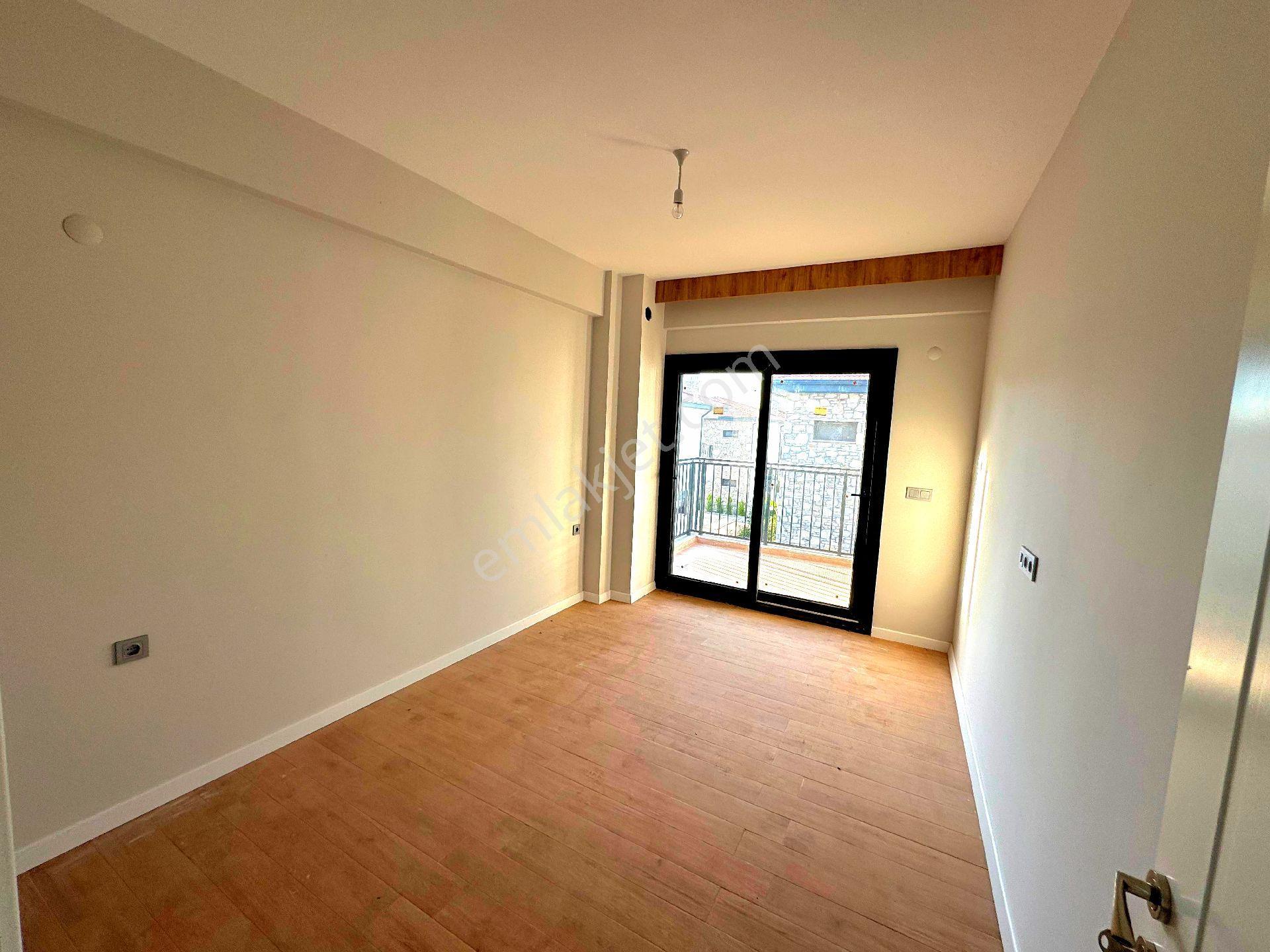 Davutlarda Özel Havuzlu Tek Müstakil Bahçeli Sıfır Villa - Görsel 24