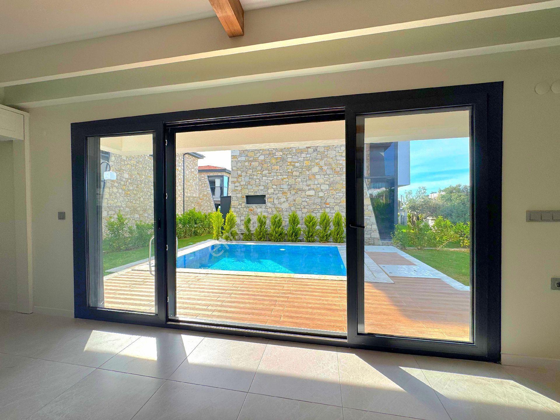 Davutlarda Özel Havuzlu Tek Müstakil Bahçeli Sıfır Villa - Görsel 17