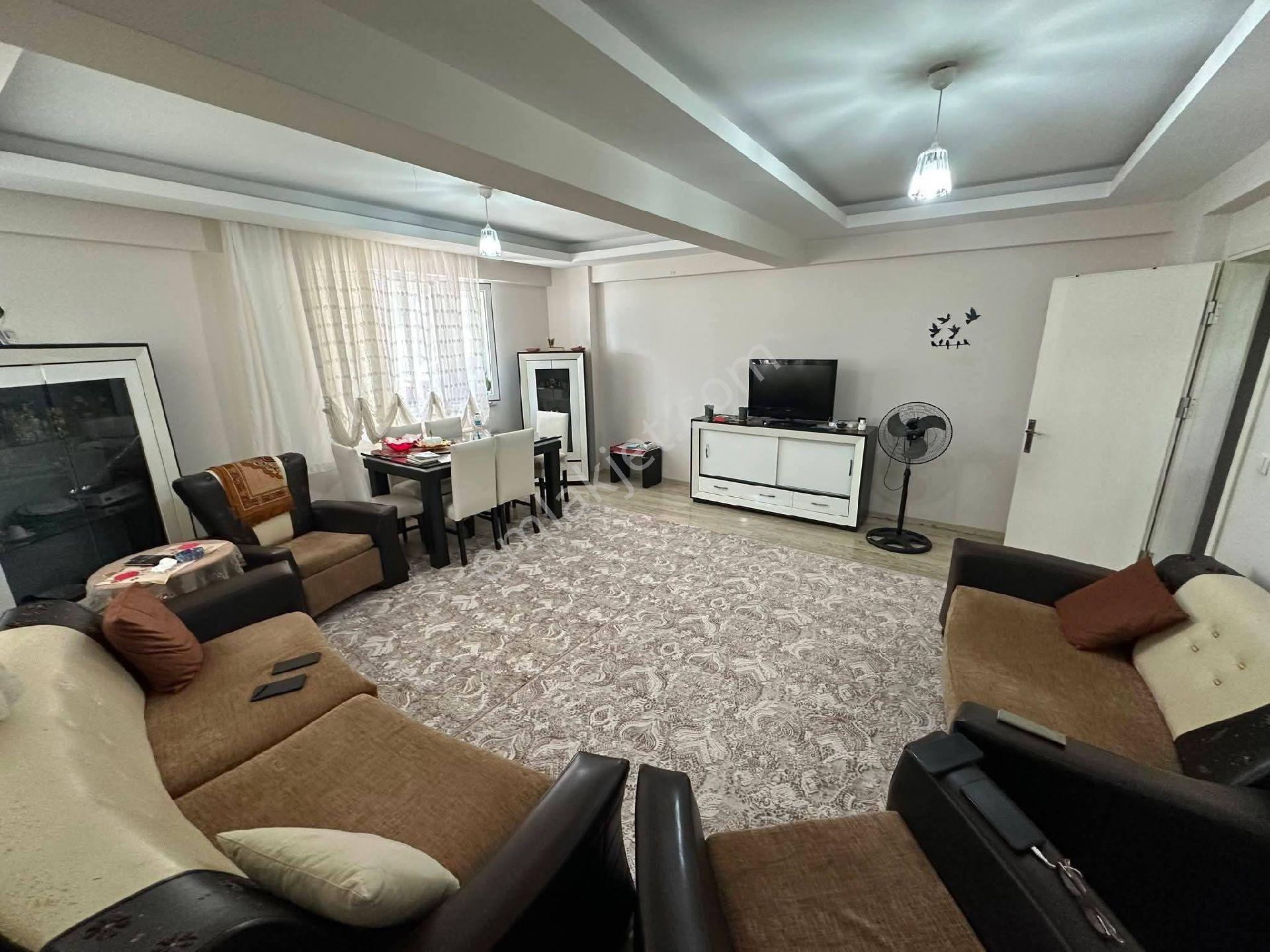 Samsun Atakum İstiklal Mahallesi'nde Kat Tapulu Giriş Kat 2+1 Satılık Daire - Görsel 4