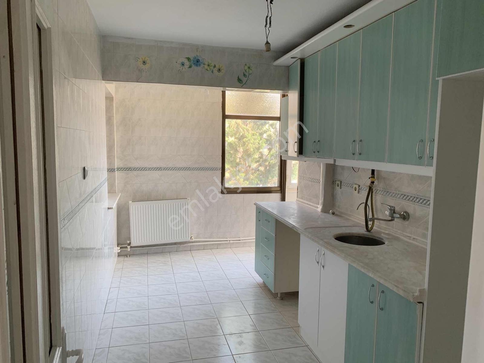 İnönü Mahallesinde Kiralık 3+1 Daire - Görsel 16