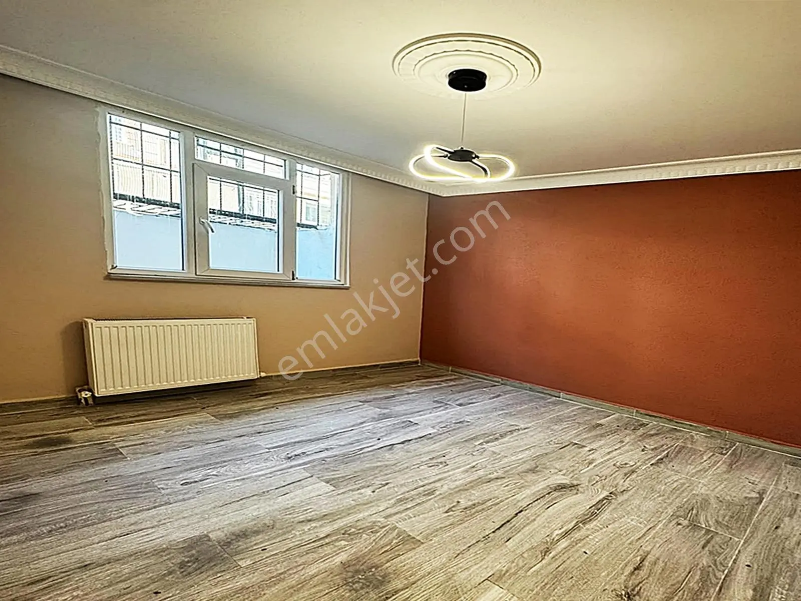Beylikdüzü Villa Tadında Geniş Bahçeli Lüks 2+1 Bahçe Katı!!!