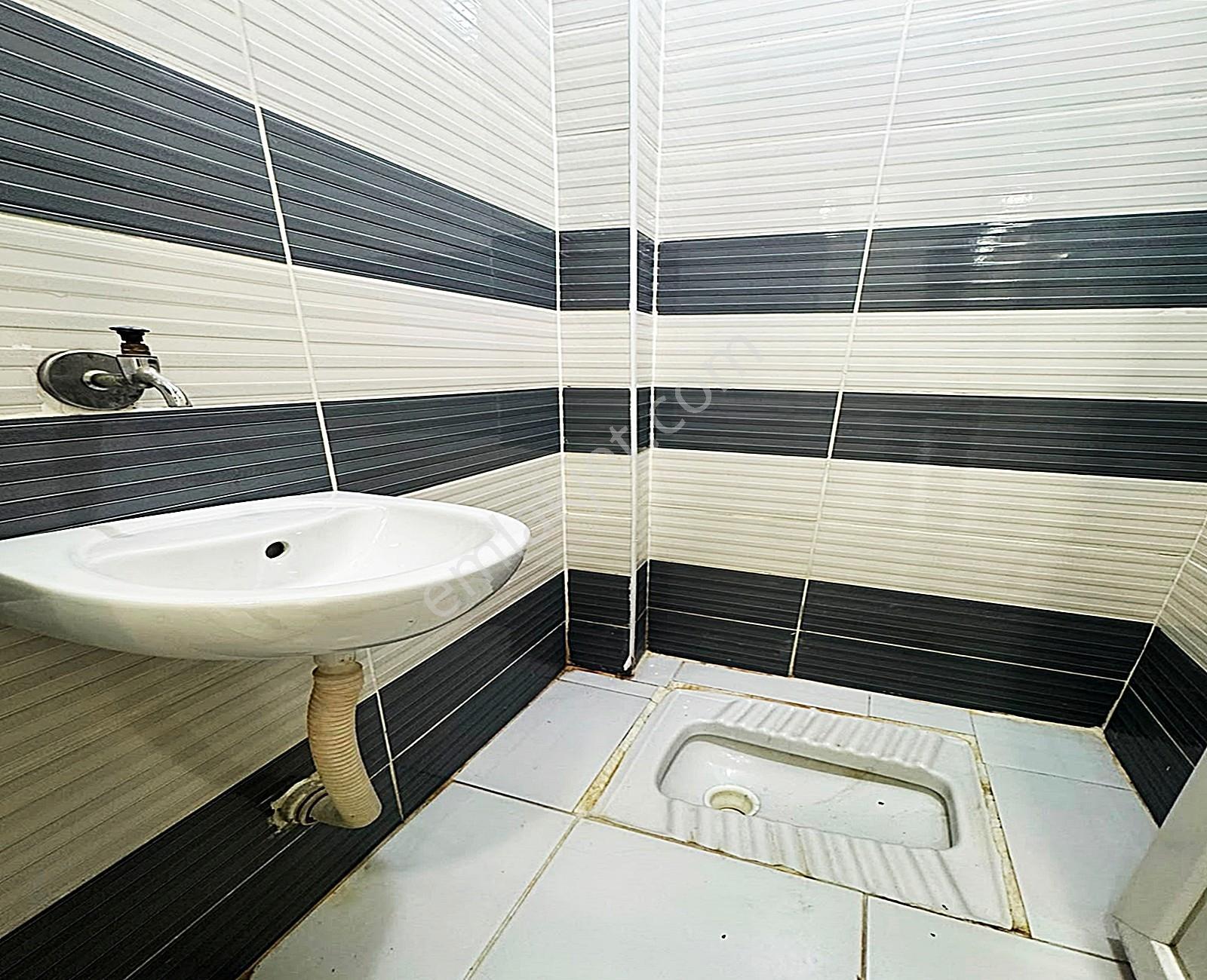 Beylikdüzü Villa Tadında Geniş Bahçeli Lüks 2+1 Bahçe Katı!!! - Görsel 10