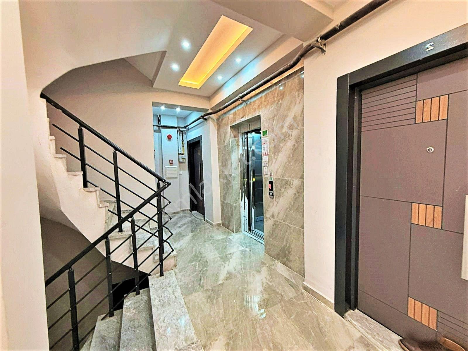 Edremitte Gültaş Emlaktan Satılık 2+1 Yep Yeni Doğalgazlı Daire Fırsatı Kaçmaz! - Görsel 2