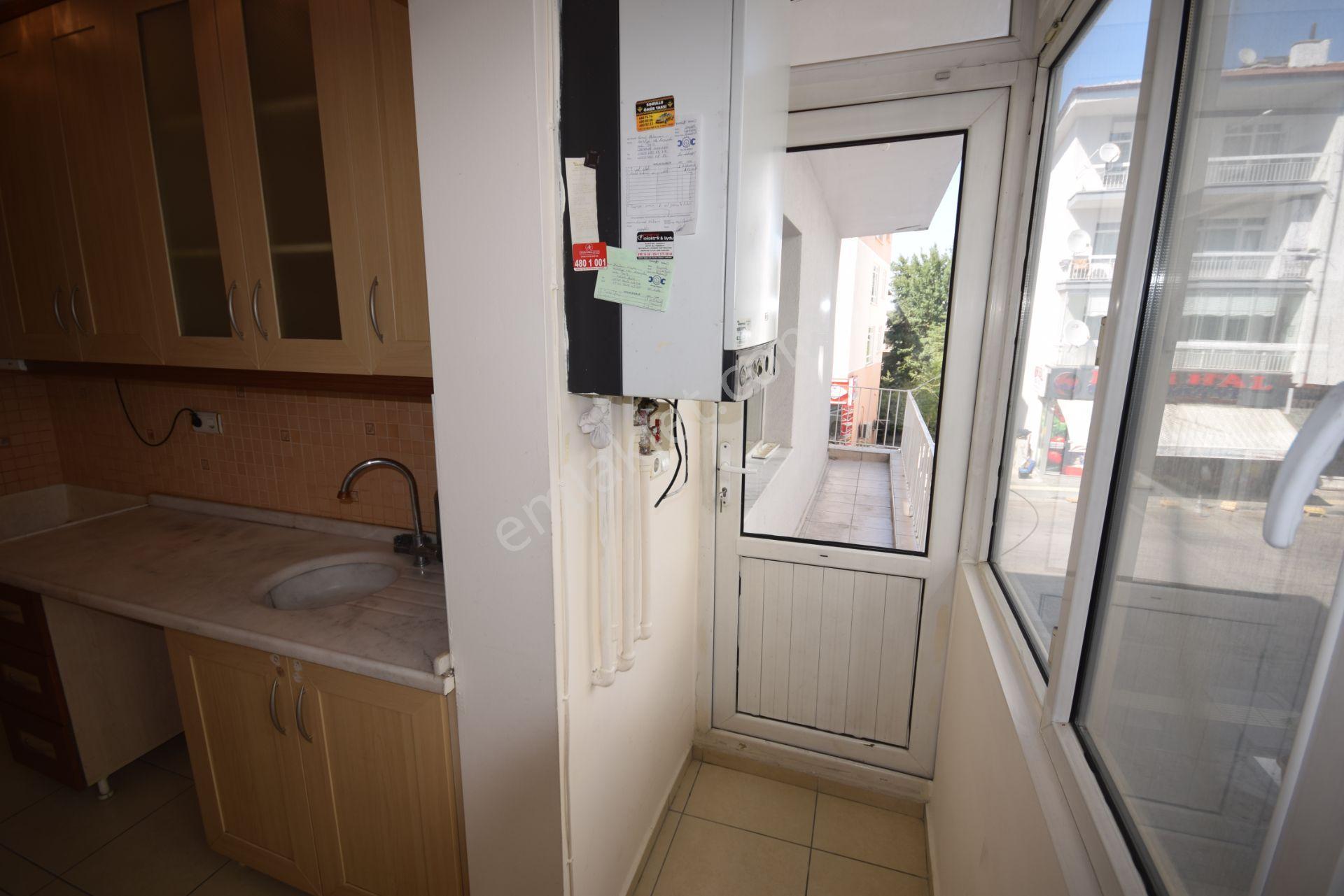İlk-ev'den Salkımsöğütte Caddeye 1 Bina Bağımsız Bakımlı Kombili 1 Kat Ön Cephe 2+1 Çetinemeç Yakın - Görsel 8