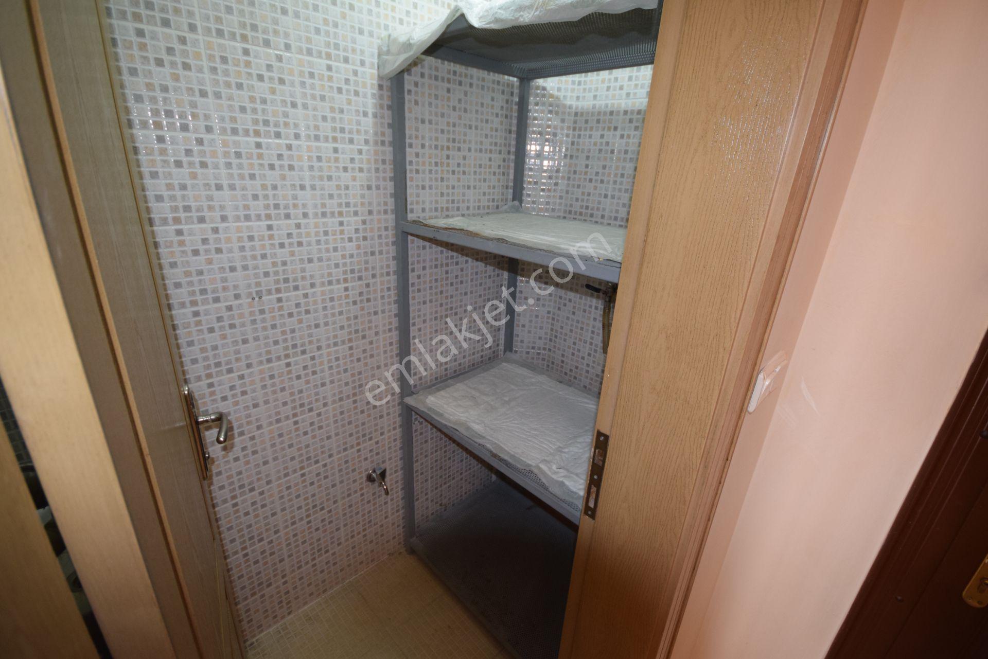 İlk-ev'den Salkımsöğütte Caddeye 1 Bina Bağımsız Bakımlı Kombili 1 Kat Ön Cephe 2+1 Çetinemeç Yakın - Görsel 24