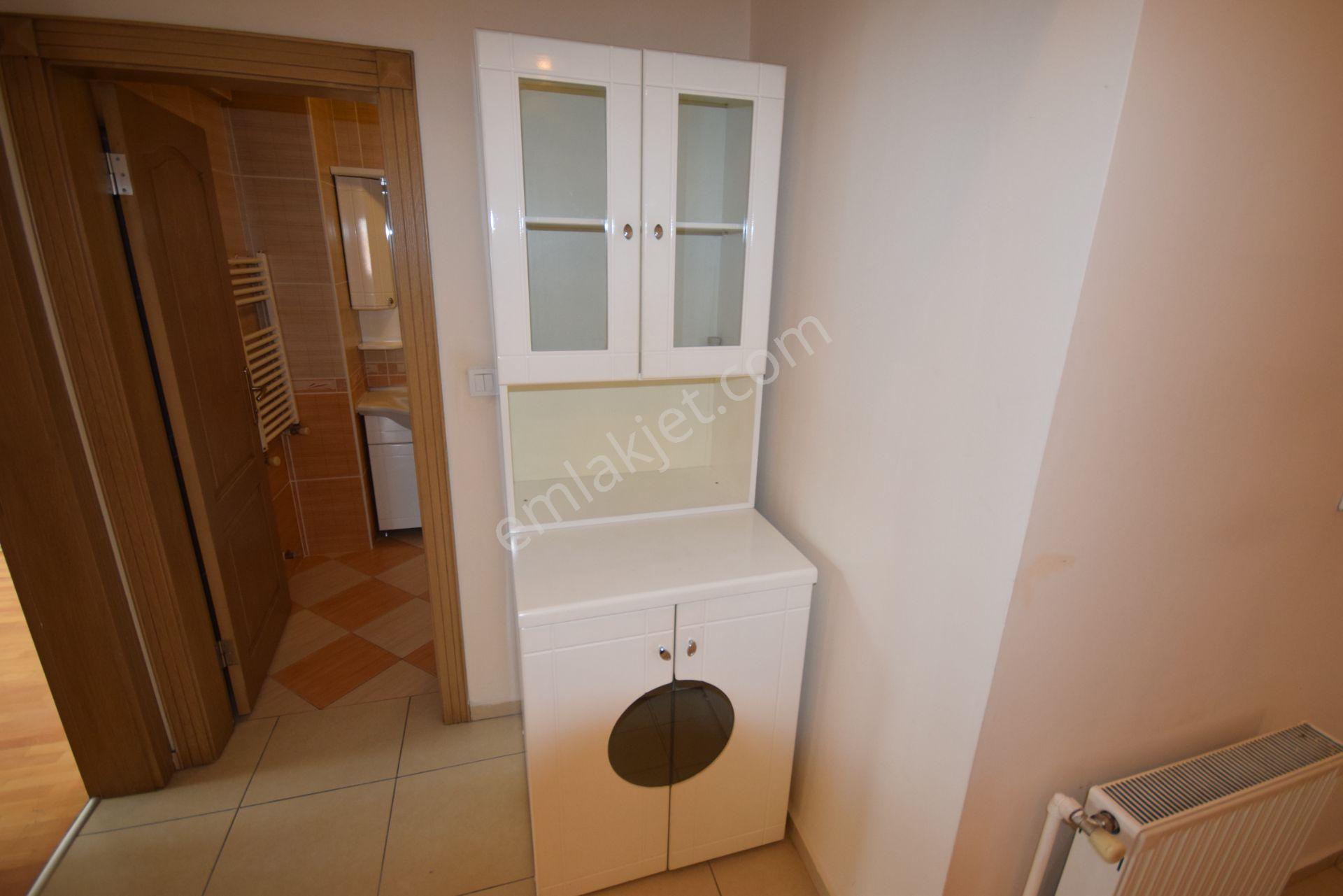İlk-ev'den Salkımsöğütte Caddeye 1 Bina Bağımsız Bakımlı Kombili 1 Kat Ön Cephe 2+1 Çetinemeç Yakın - Görsel 17