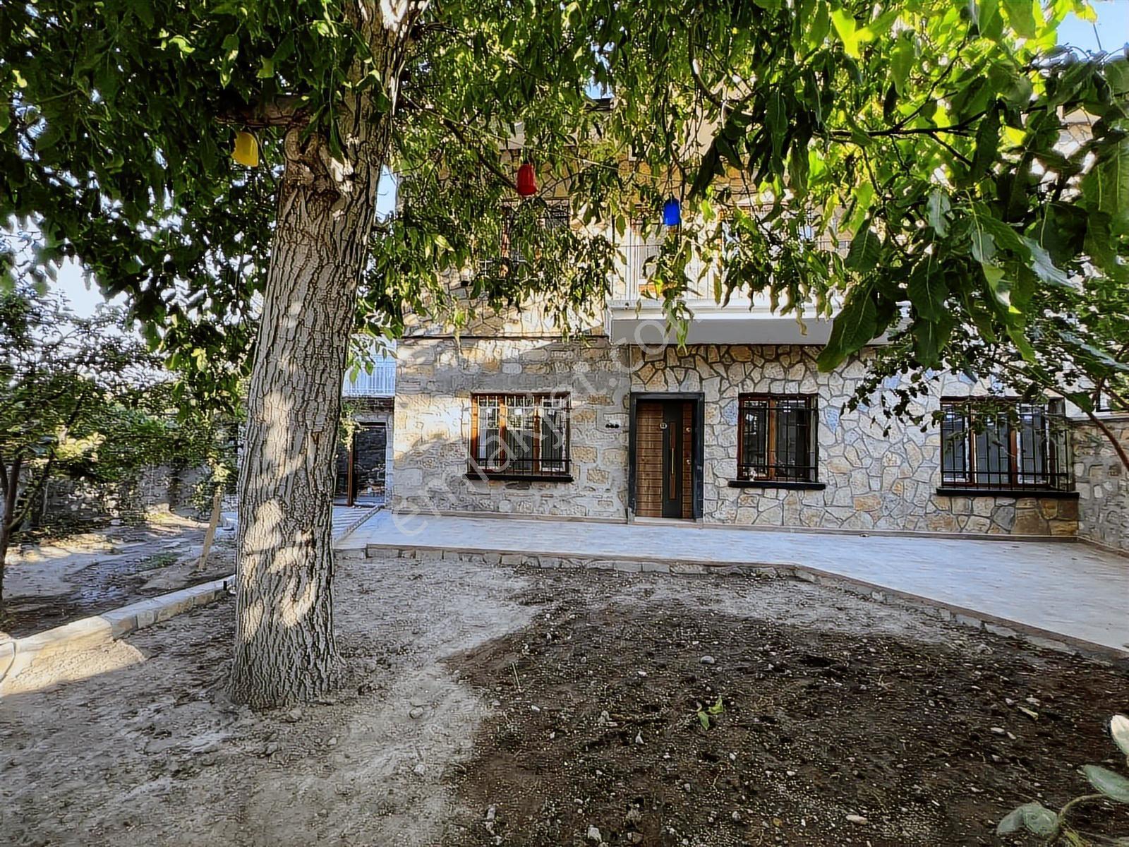 Dora Gayrimenkul'den Fertek De En Güzel Yerde Müstakil Taş Ev - Görsel 11
