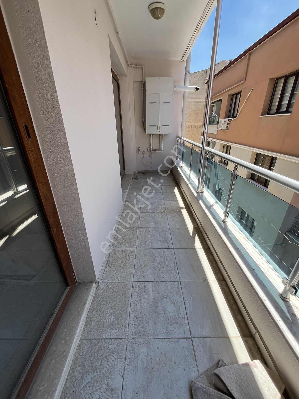 Asil Emlak'tan Muradiye İstasyon Caddesi Üzeri 3+1 Ara Kat Daire - Görsel 19