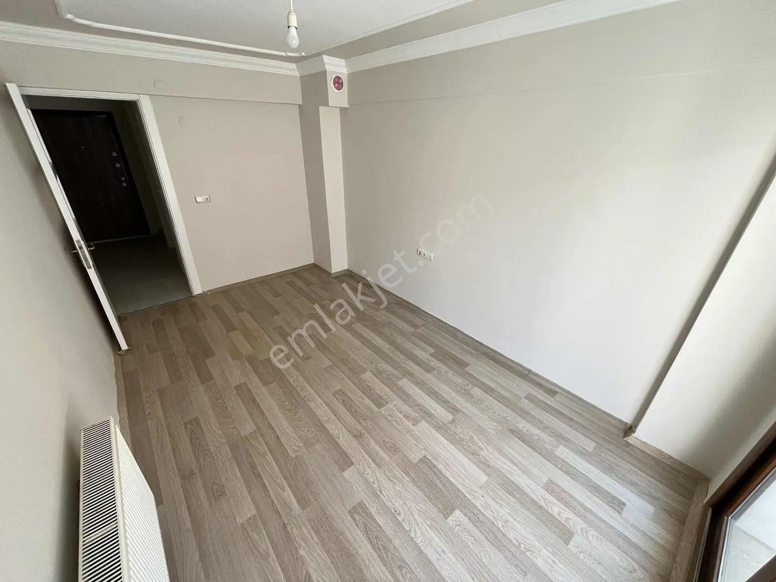 Asil Emlak'tan Muradiye İstasyon Caddesi Üzeri 3+1 Ara Kat Daire - Görsel 15