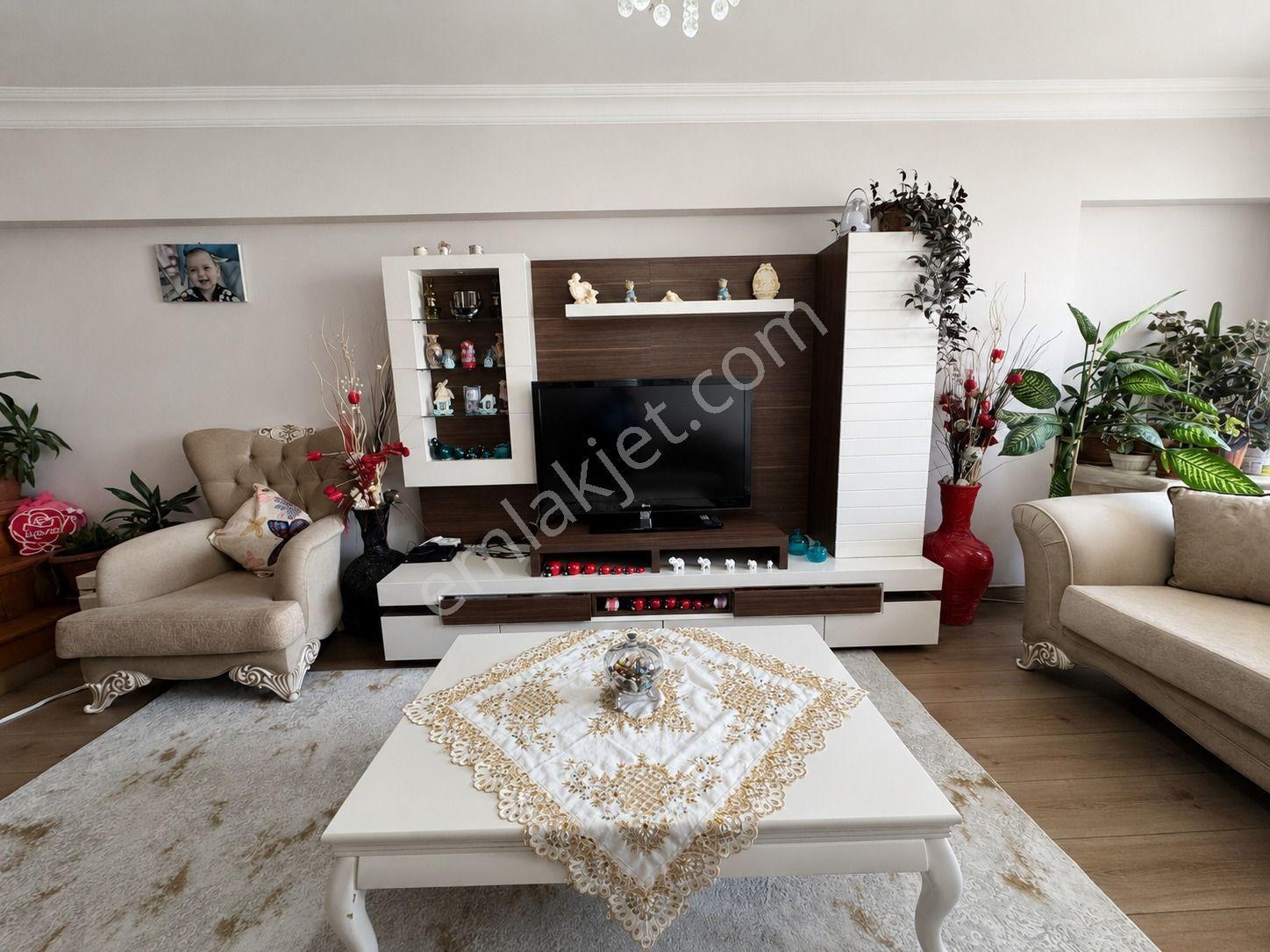 Ziyapaşa Cad. Teraslı 4+1 Satılık Geniş Ferah Daire - Görsel 2