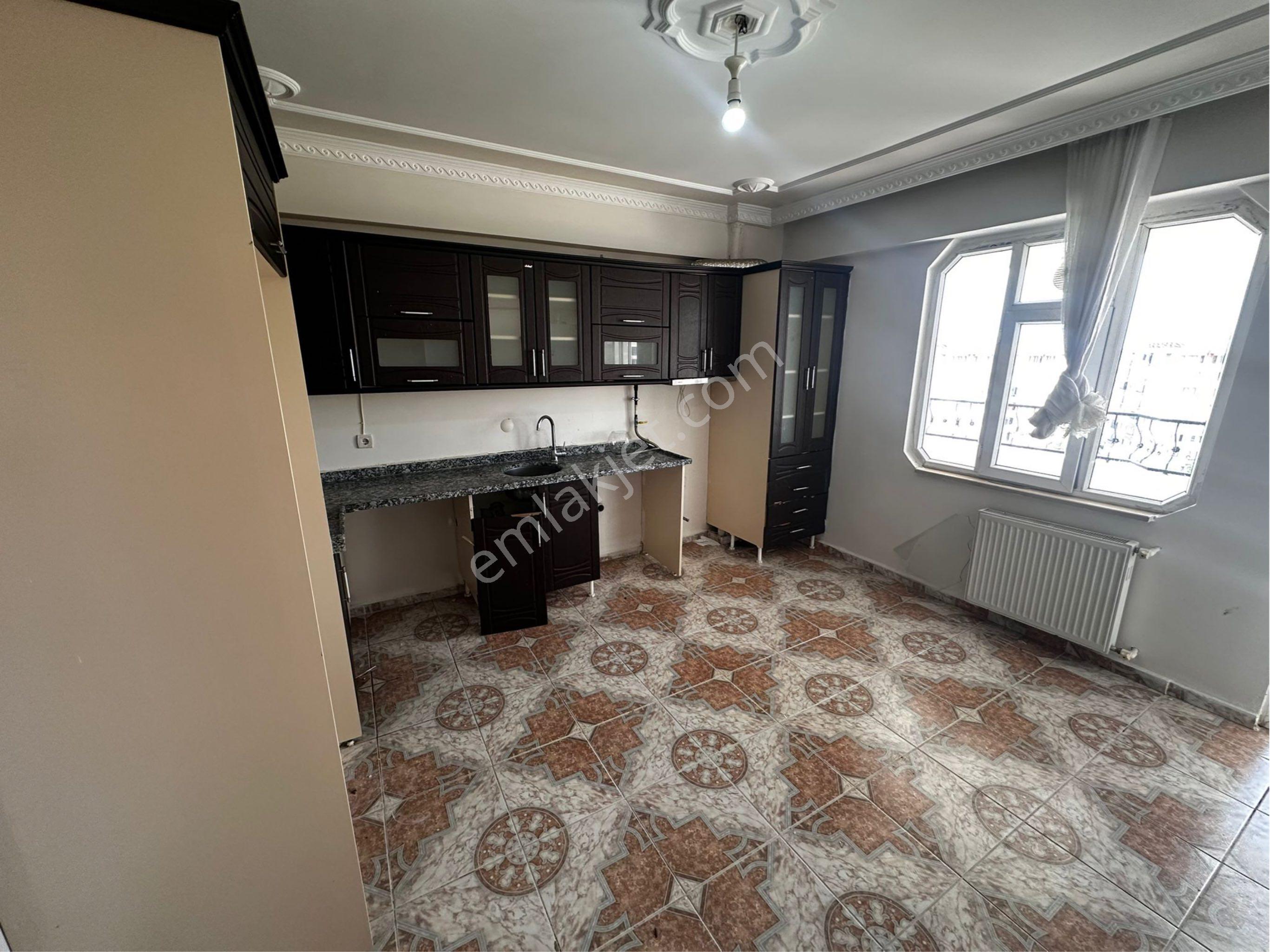 Bağcılar Bölgesi Göletli Park Karşısı Kiralık Daire - Görsel 2