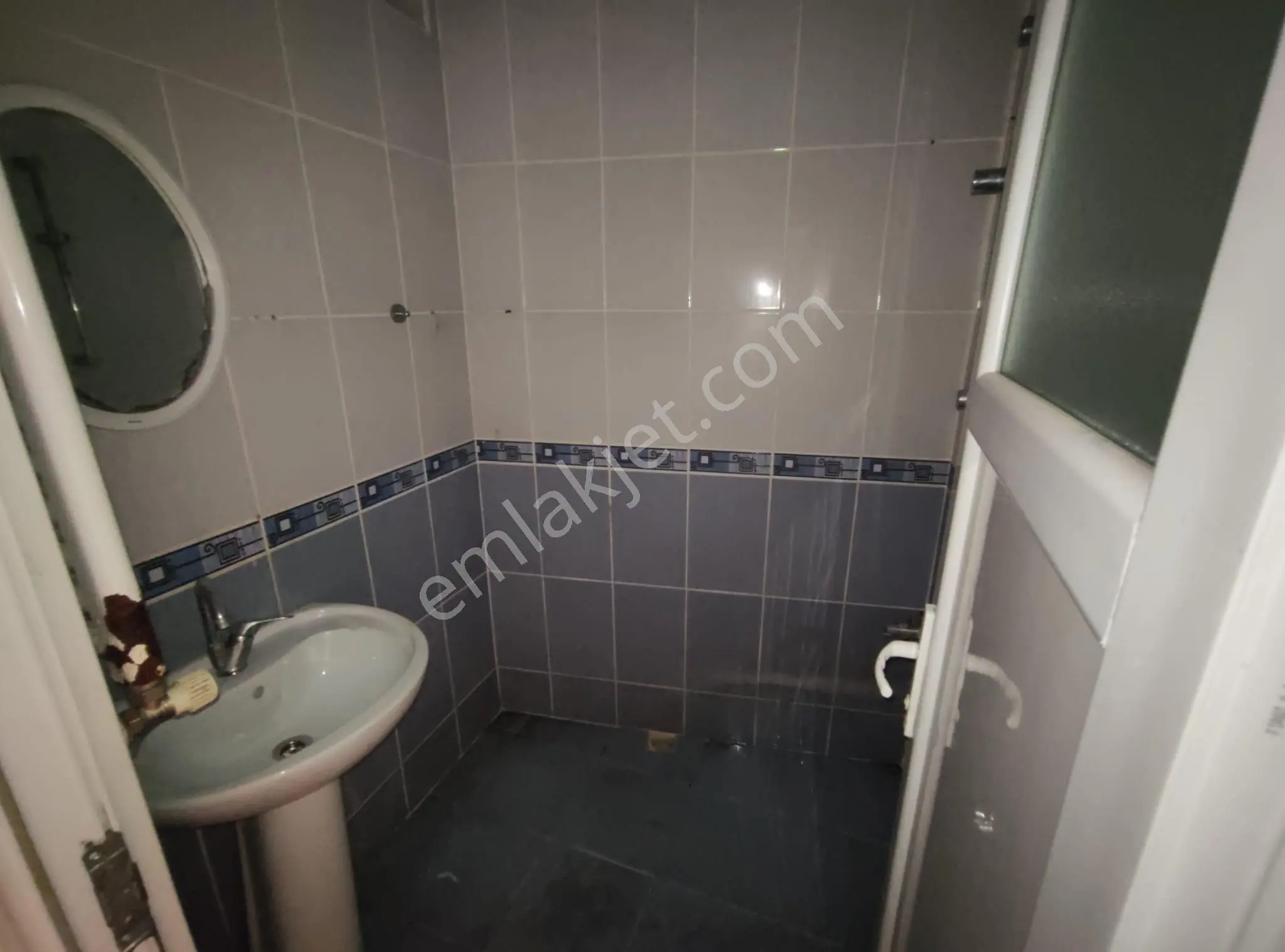 Bahçelievler'de Kiralık 2+1 Merkezi Konumlu Boş Daire - Görsel 3