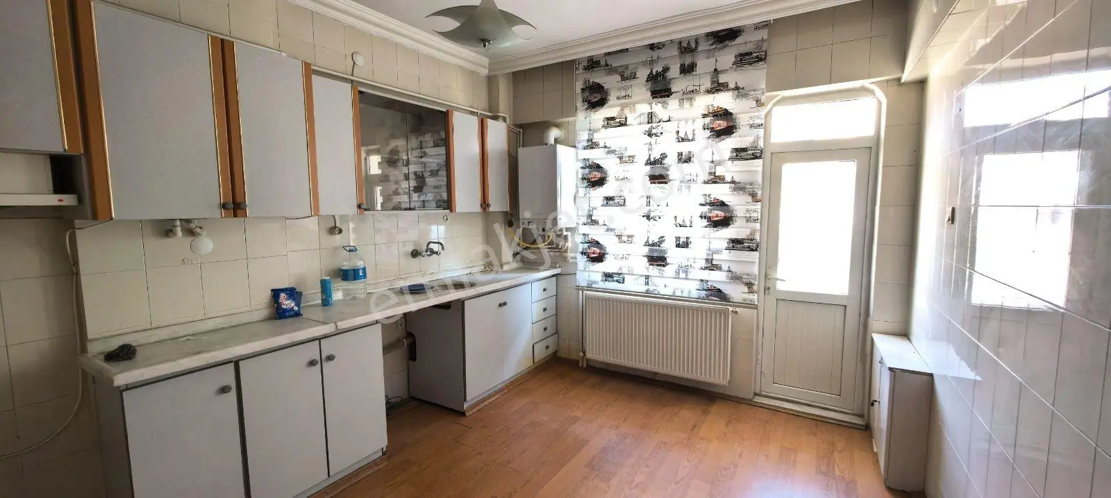 Üniversite Mahallesi'nde Merkezi Konumda Kiralık 3+1 Daire - Görsel 4