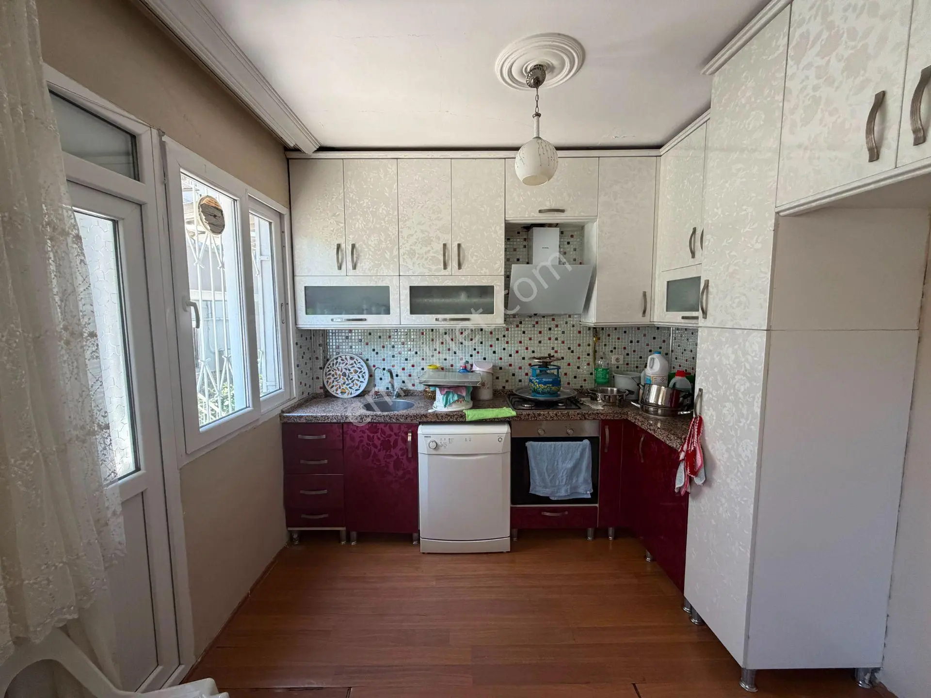 A Plus Gayrimenkulden Merkezi Konum Doğalgazlı 3+1 Satılık Daire - Görsel 3