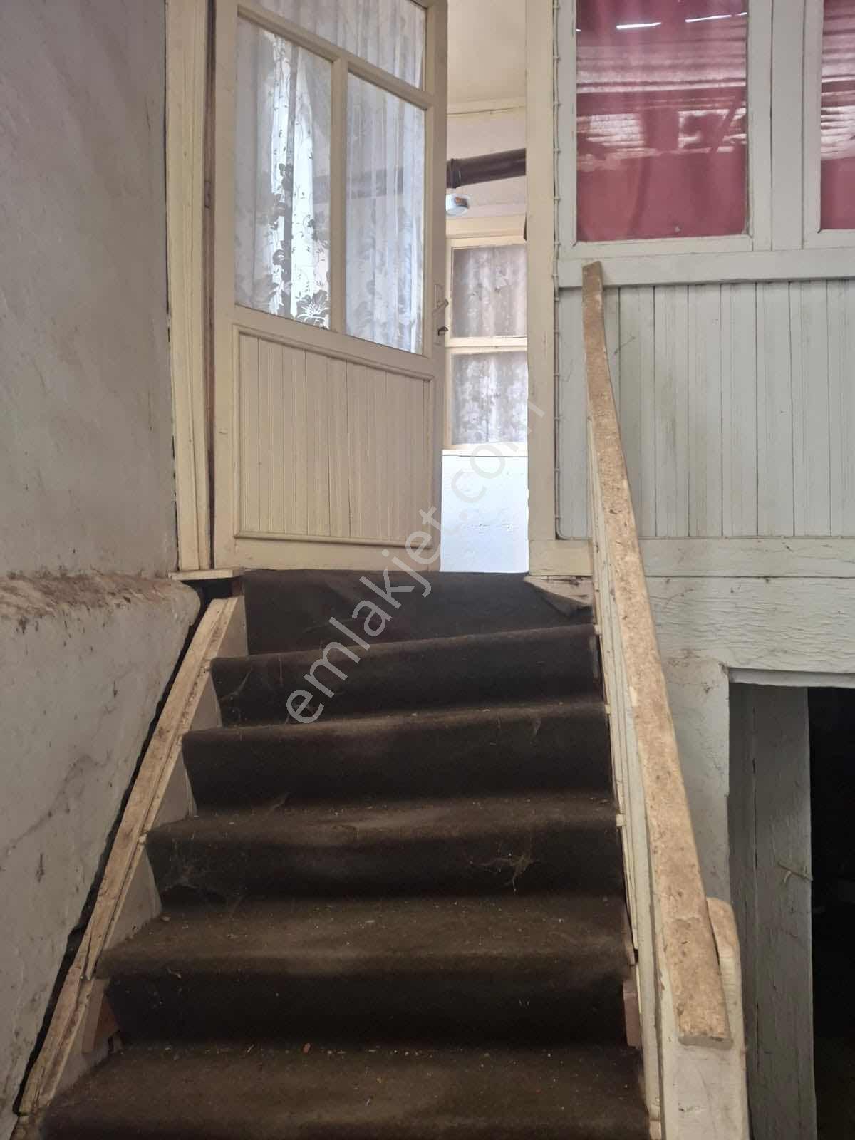 Tire Akar Emlaktan Satılık Müstakil Ev Merkezde - Görsel 15