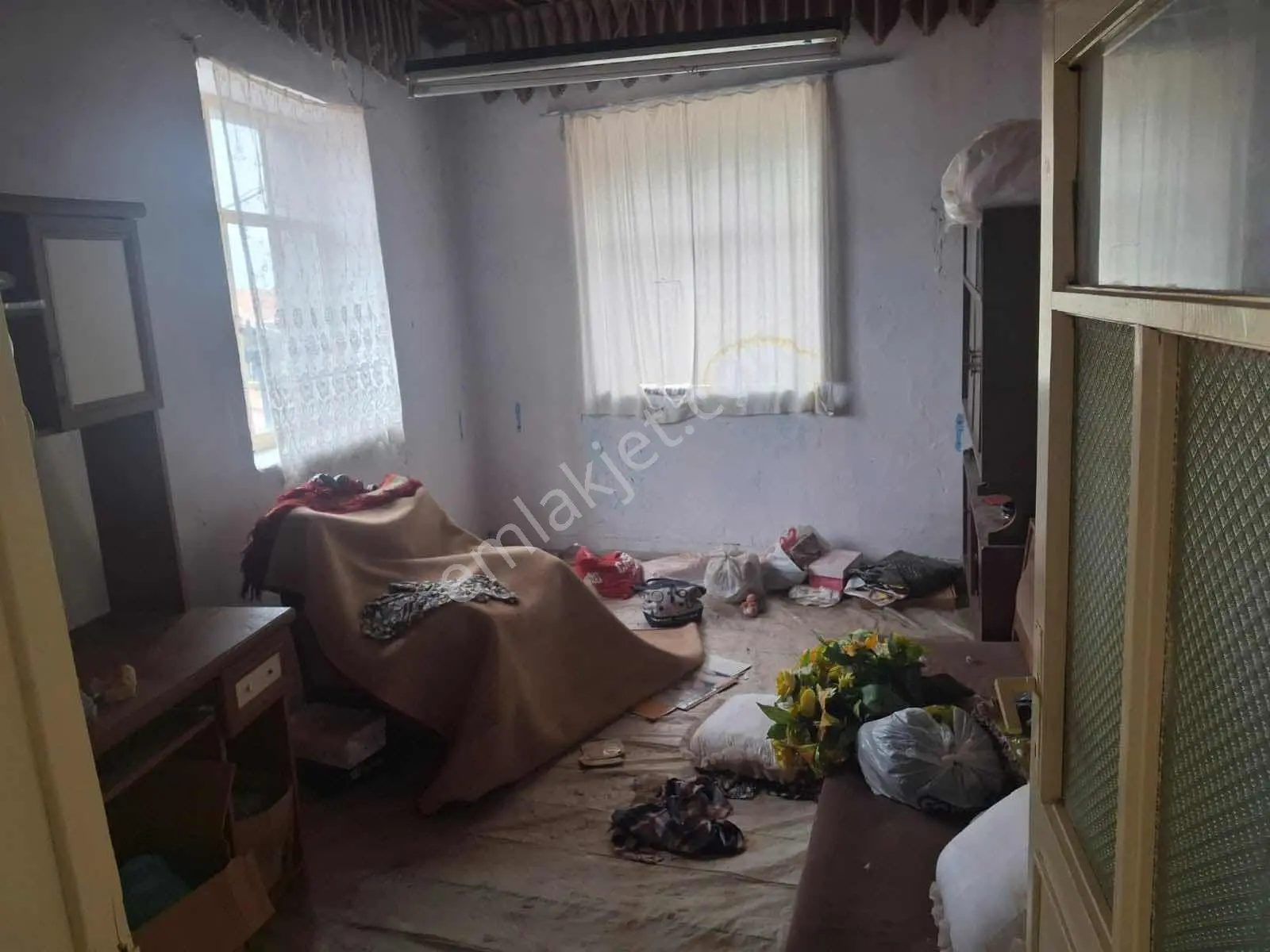 Tire Akar Emlaktan Satılık Müstakil Ev Merkezde - Görsel 3
