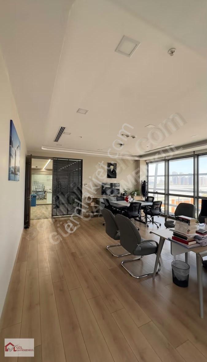Esenyurt Akçaburgaz'da 750m² Eşyalı Plaza Katı Ofis - Görsel 12