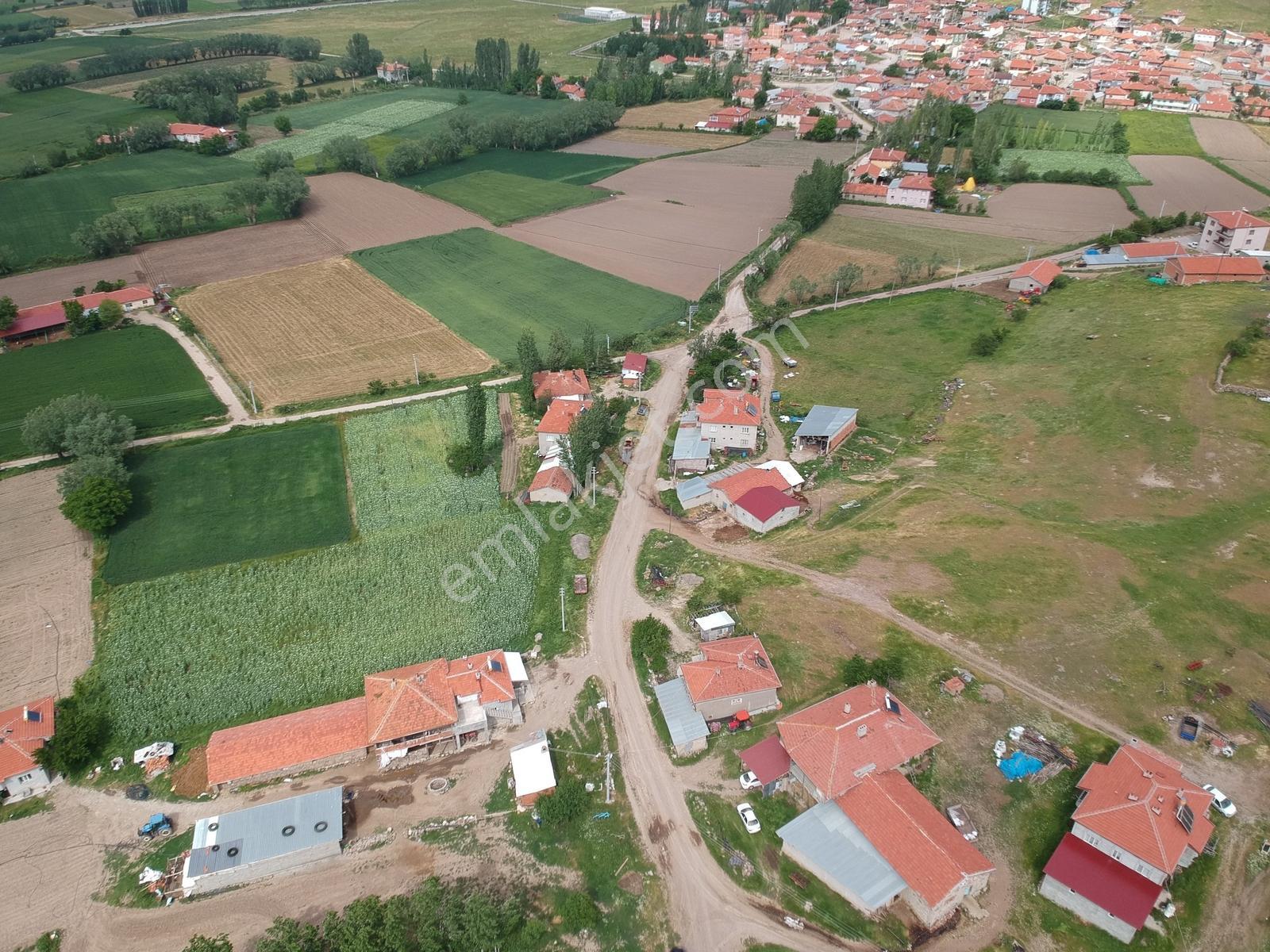 İlbey // Şuhut Mahmut Köyünde 840-776 Ve 1.084 M² Üç Adet Arsa - Görsel 16