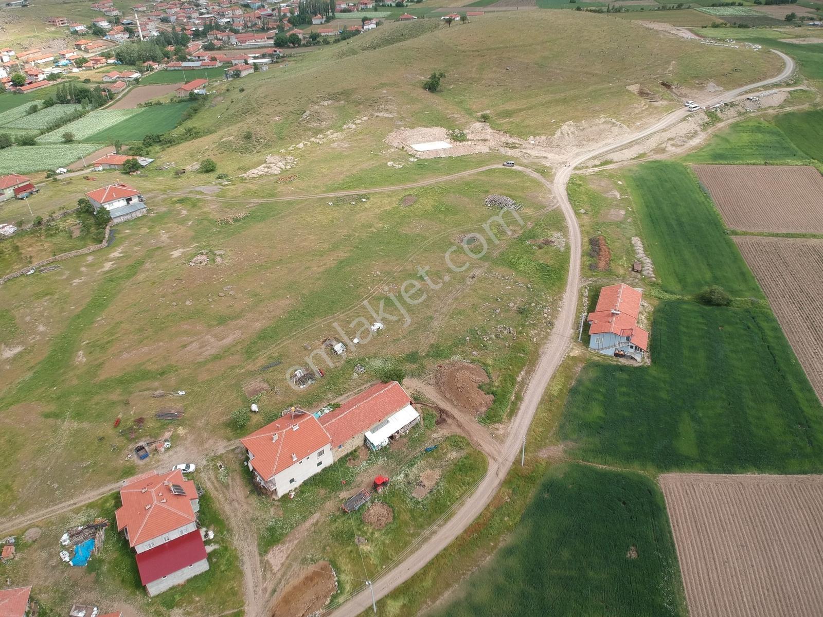 İlbey // Şuhut Mahmut Köyünde 840-776 Ve 1.084 M² Üç Adet Arsa - Görsel 6