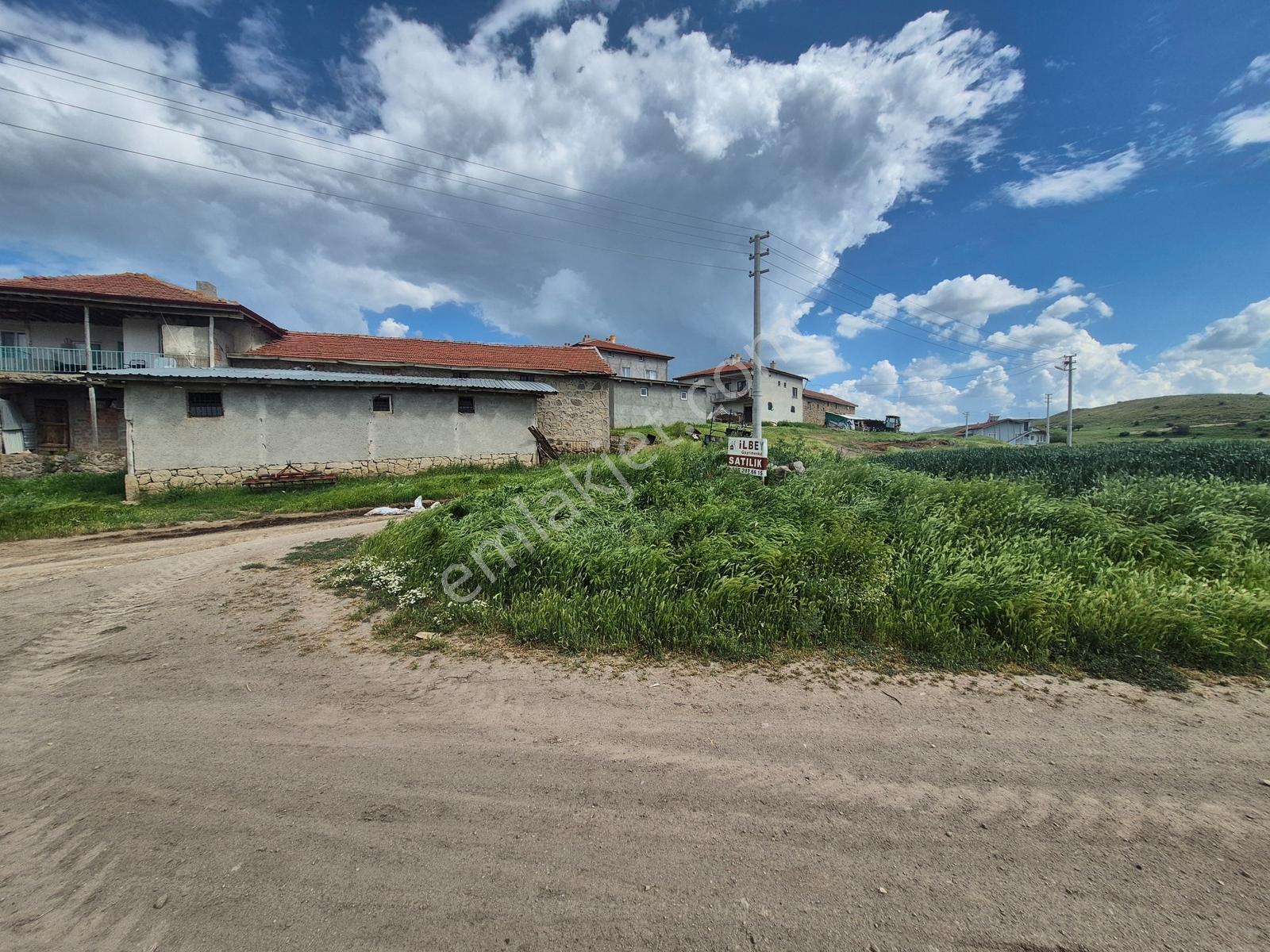 İlbey // Şuhut Mahmut Köyünde 840-776 Ve 1.084 M² Üç Adet Arsa - Görsel 21