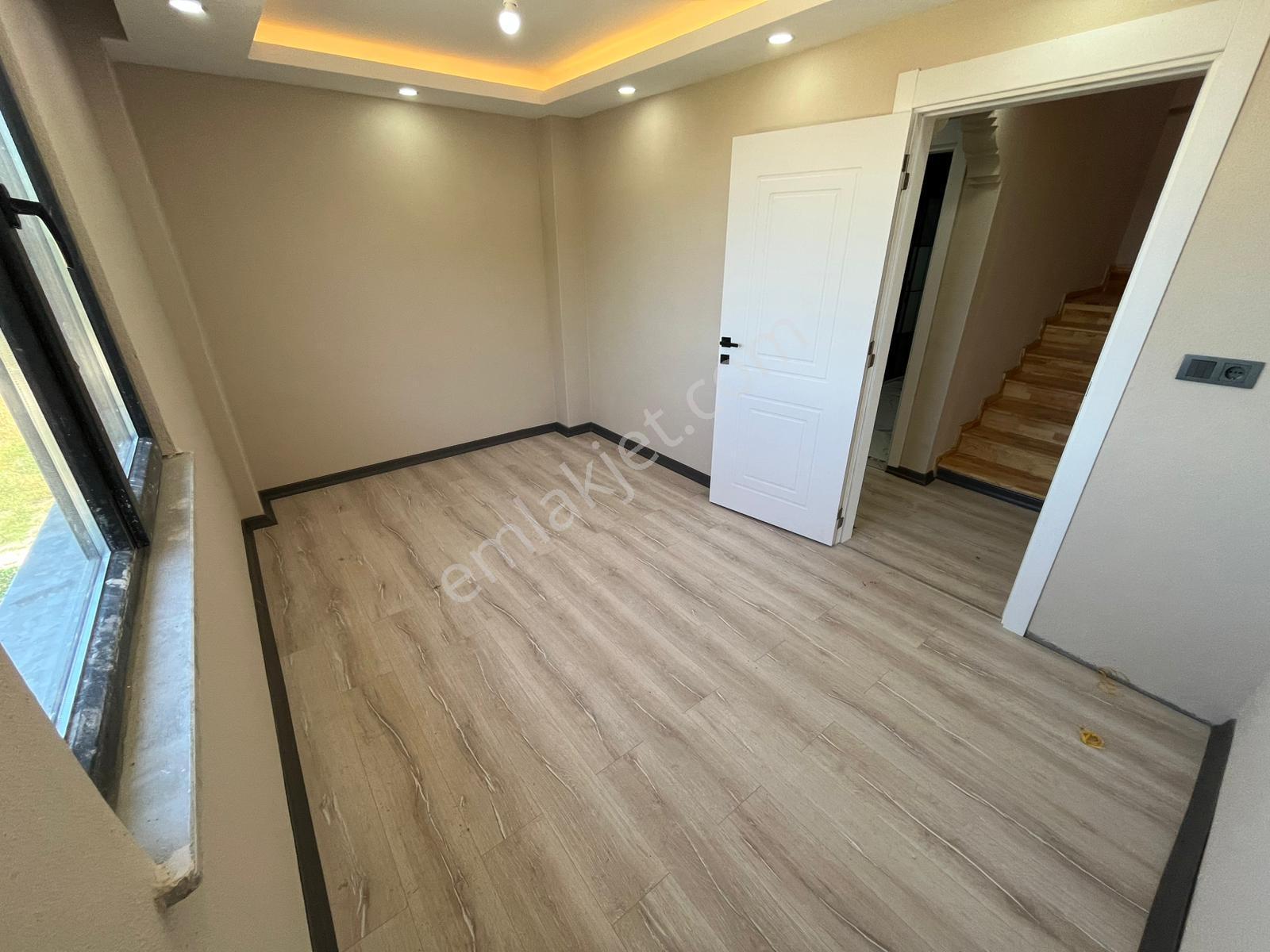 Karlı'da 330 Metre Arsa Üstüne Kurulu 4+1 Ultra Lüx Villa - Görsel 16