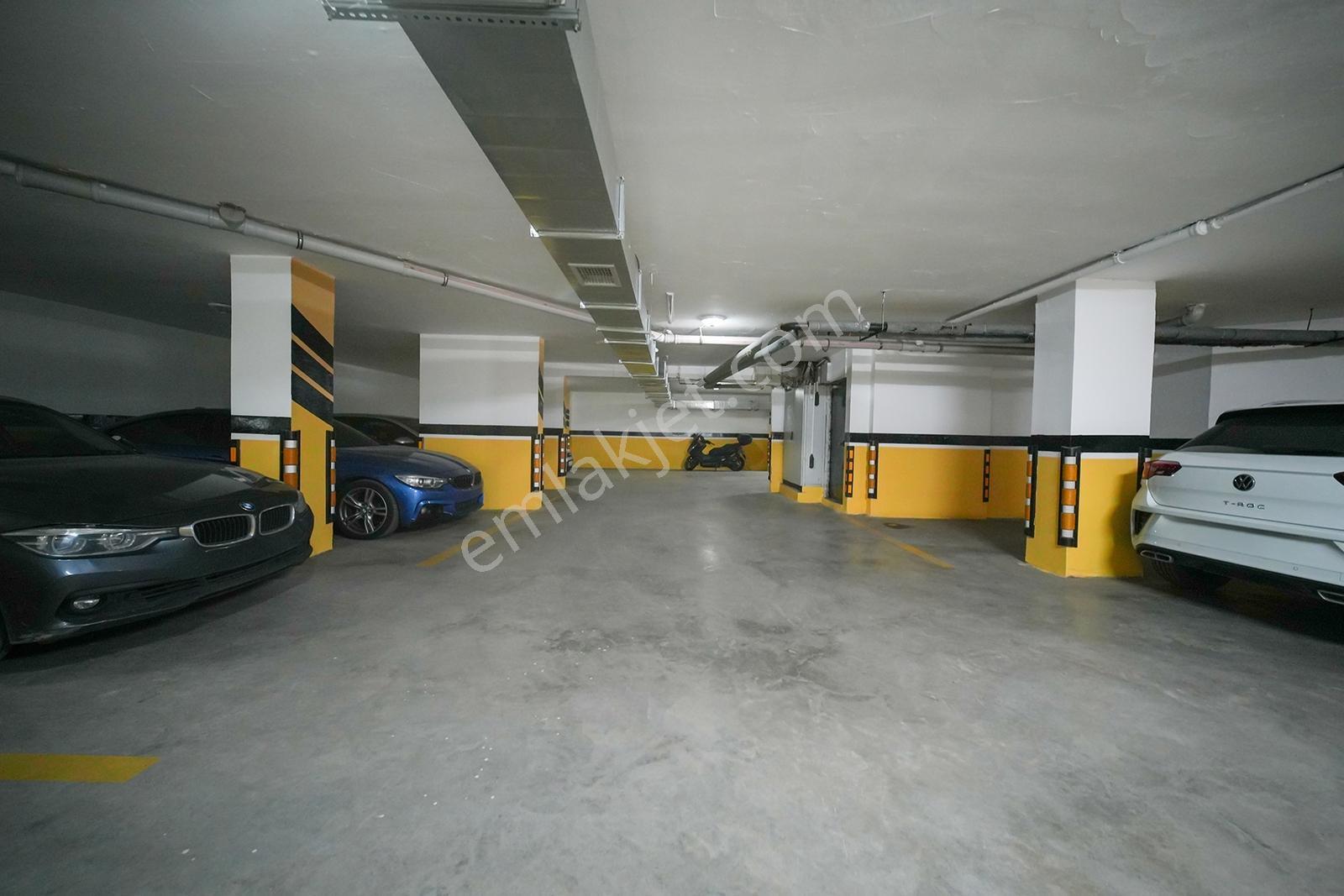 Küçükyalı Merkez'de Genç Bina Otoparklı İskanlı Geniş 2+1 Daire - Görsel 30