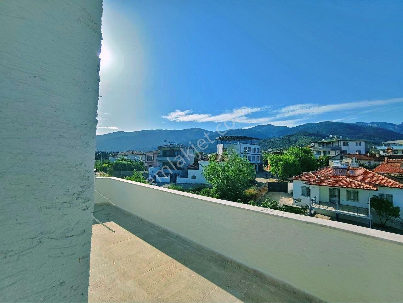 Uytundan Kızılkeçilide Otoparklı Havuzlu Sıfır 3+1 Lüks Villa - Görsel 14