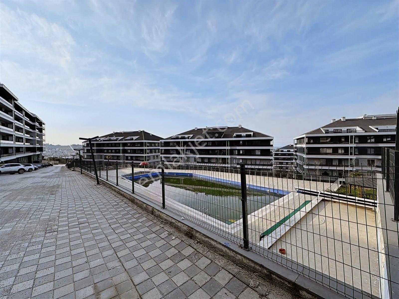 Çiftlikköy Vadi Şehir Sitesi'nde Kiralık Geniş Daire - Görsel 12