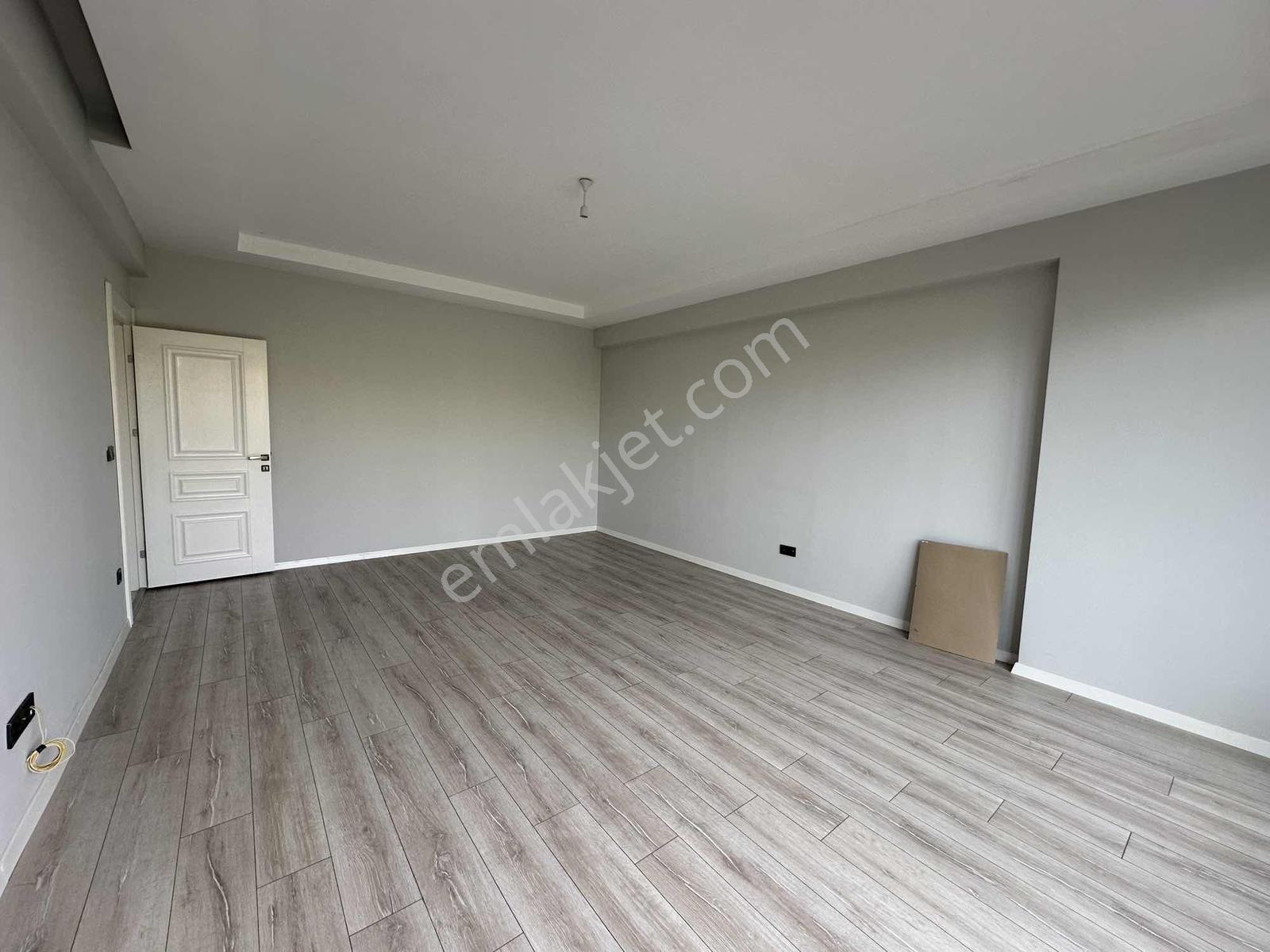 Çiftlikköy Vadi Şehir Sitesi'nde Kiralık Geniş Daire
