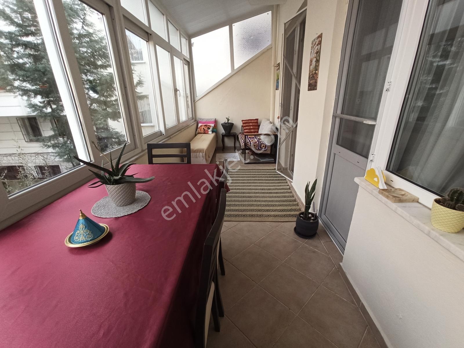 Esenyurt Merkezde Özyurtlar Avm Arkasında 220 M2 Tripleks Villa - Görsel 13
