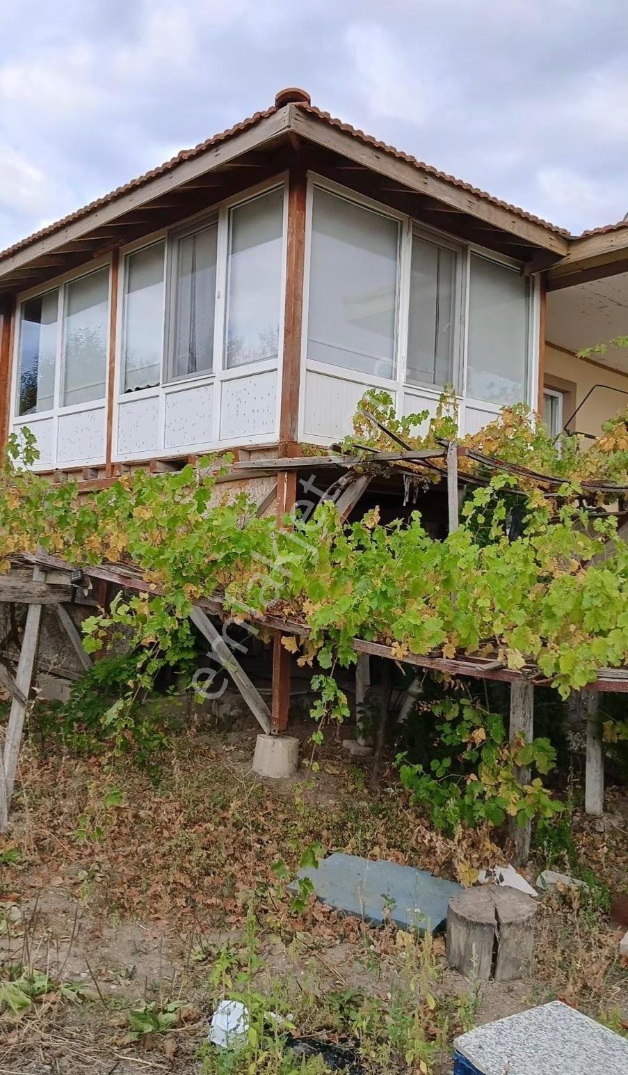 Çorum Merkezde 560m2 Bahçe Ve Ev - Görsel 2