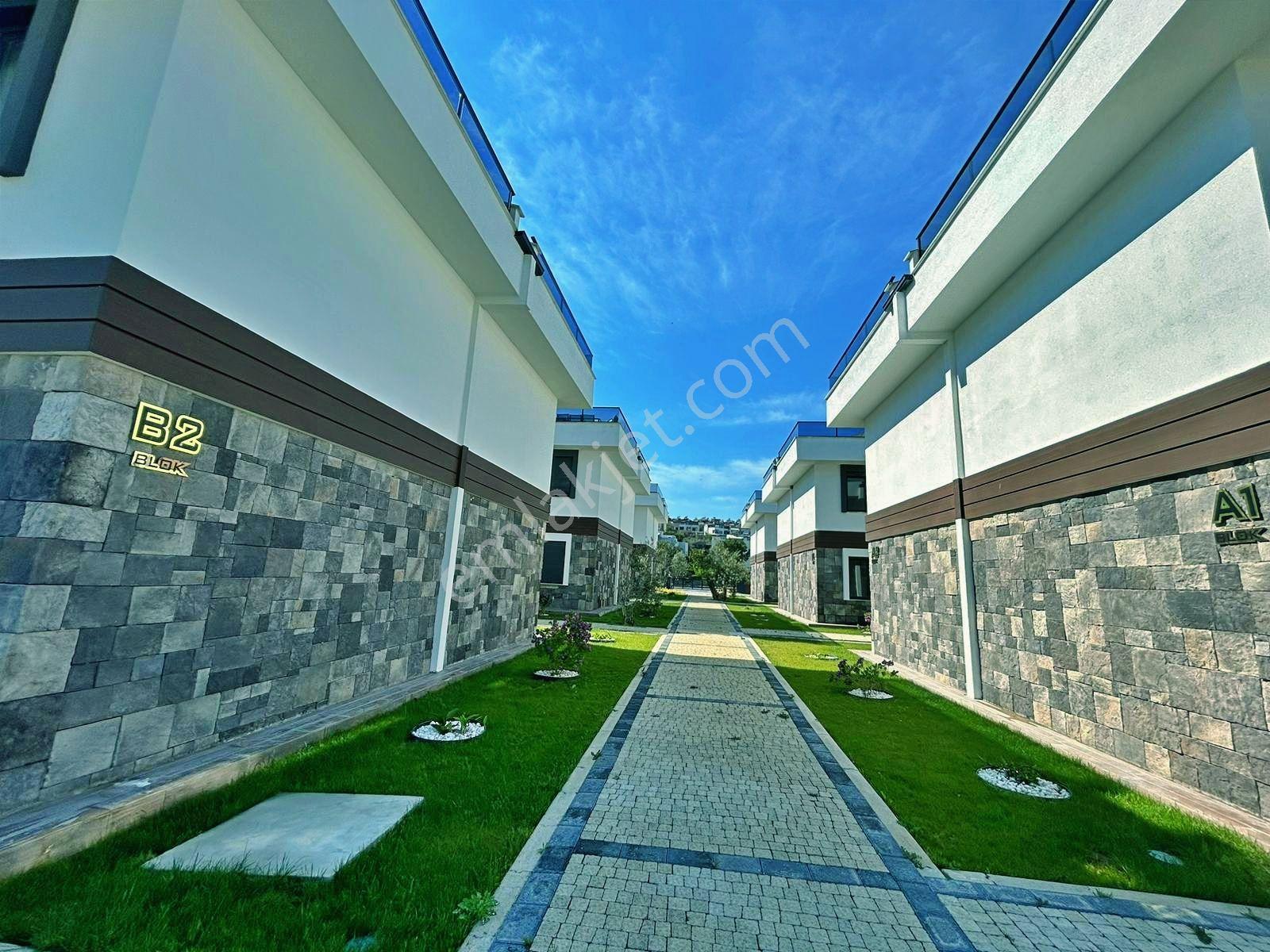 Uytundan Pelitköy'de Denize Sıfır Havuzlu Bahçeli 2+1 Lüks Daire - Görsel 32