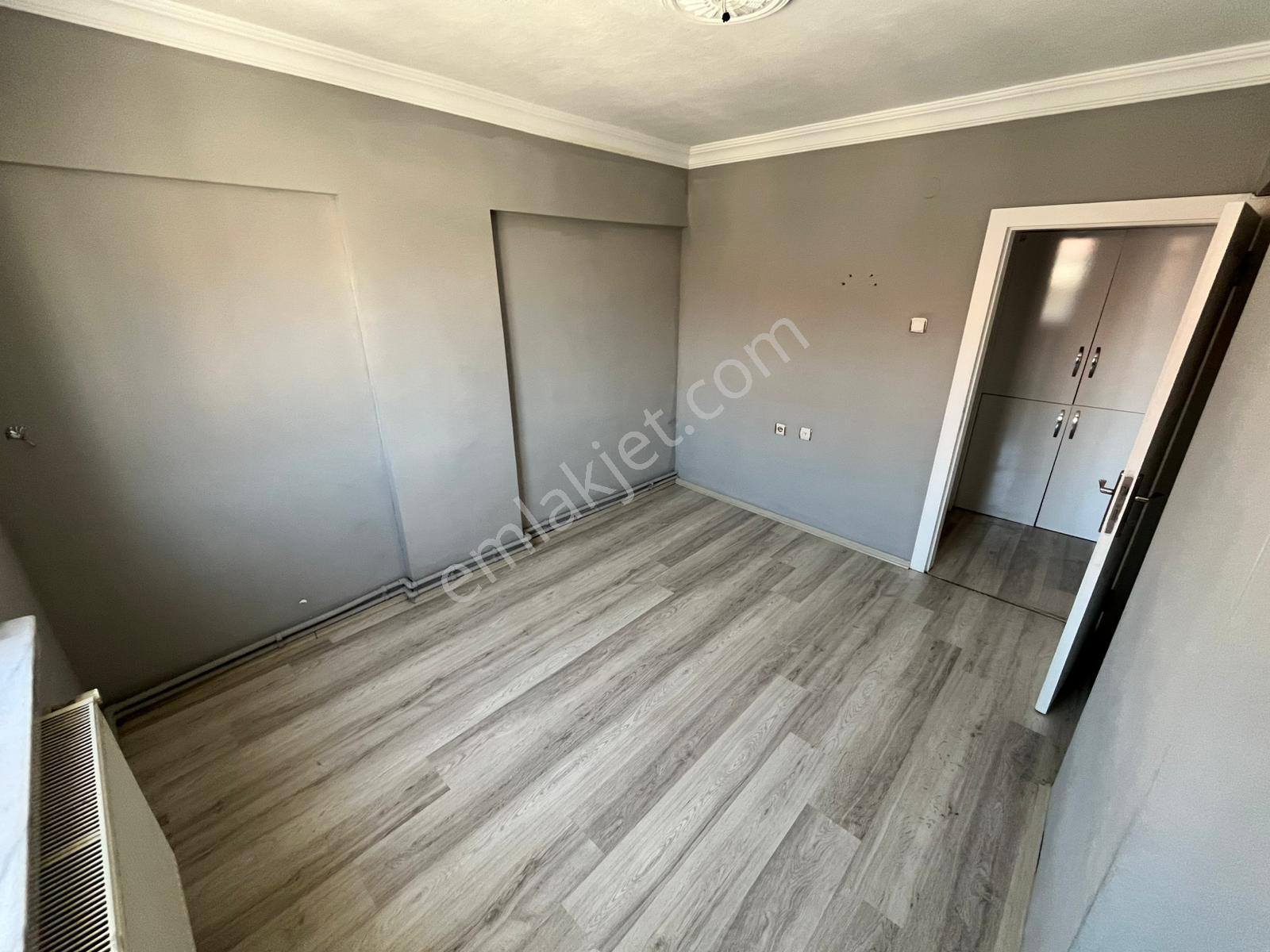 Es As Emlak'tan Mareşal Çakmak Mh Yapılı Kiralık 3+1 Daire - Görsel 9