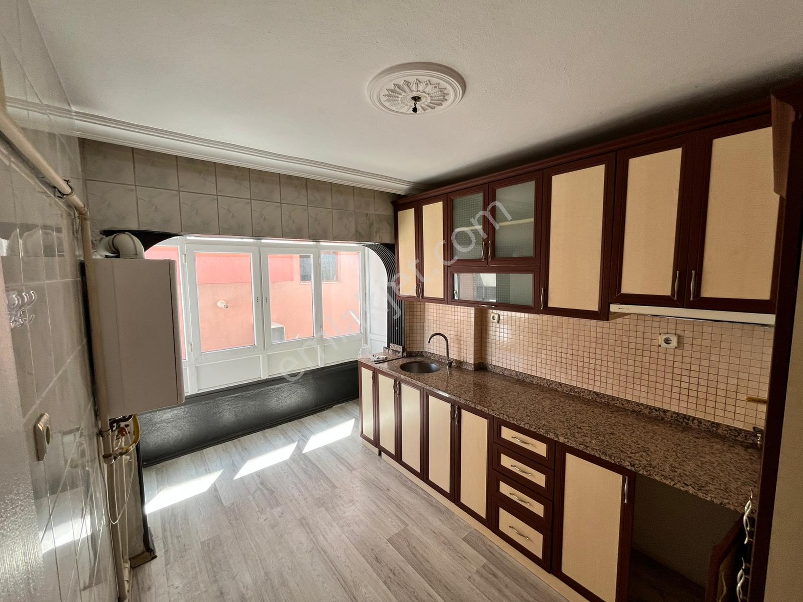Es As Emlak'tan Mareşal Çakmak Mh Yapılı Kiralık 3+1 Daire - Görsel 4