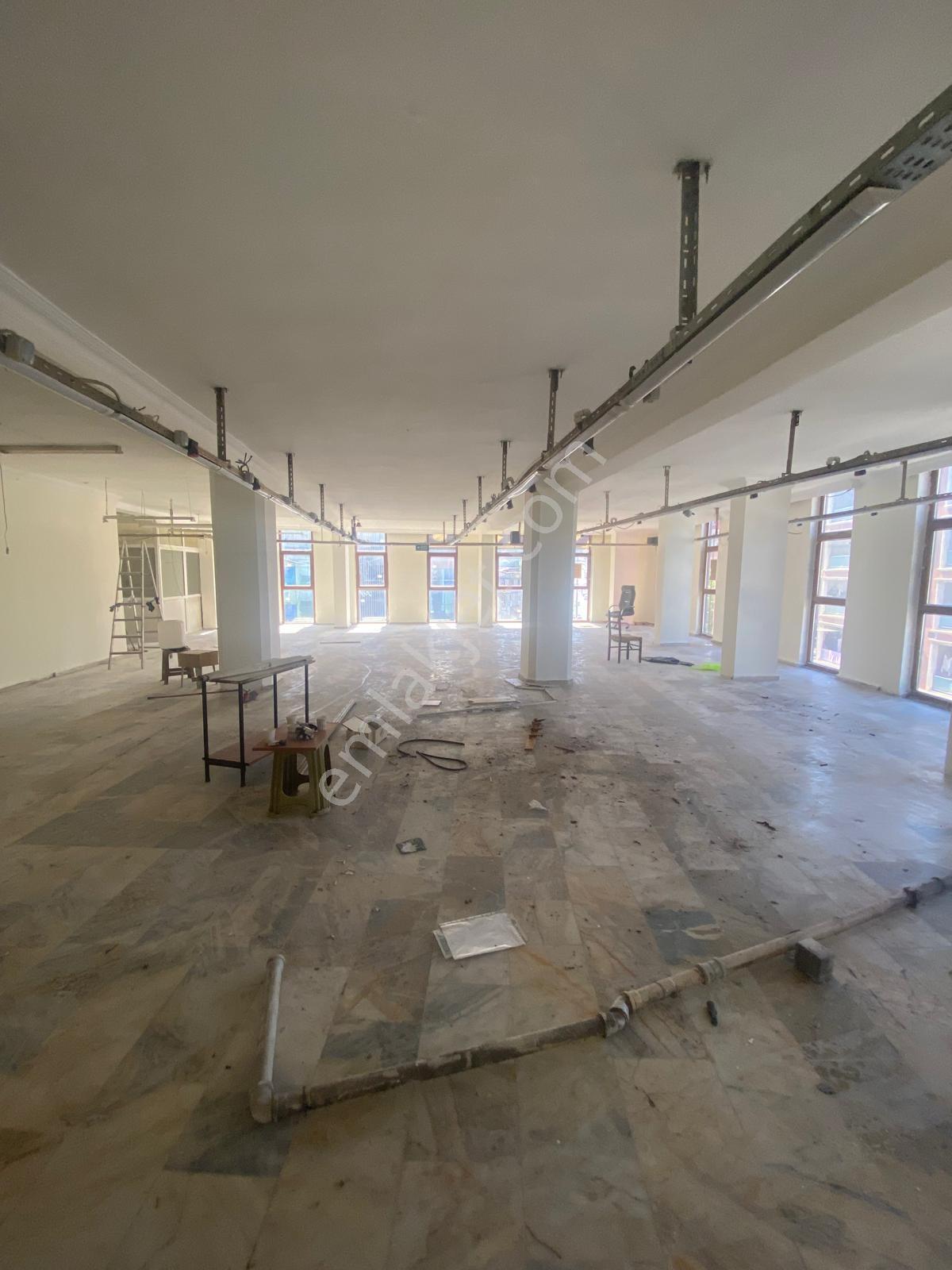 İnönü Cad.üzeri Üçyüzlü Meydanda 240 M2 2.kat Kiralık İş Yeri - Görsel 4