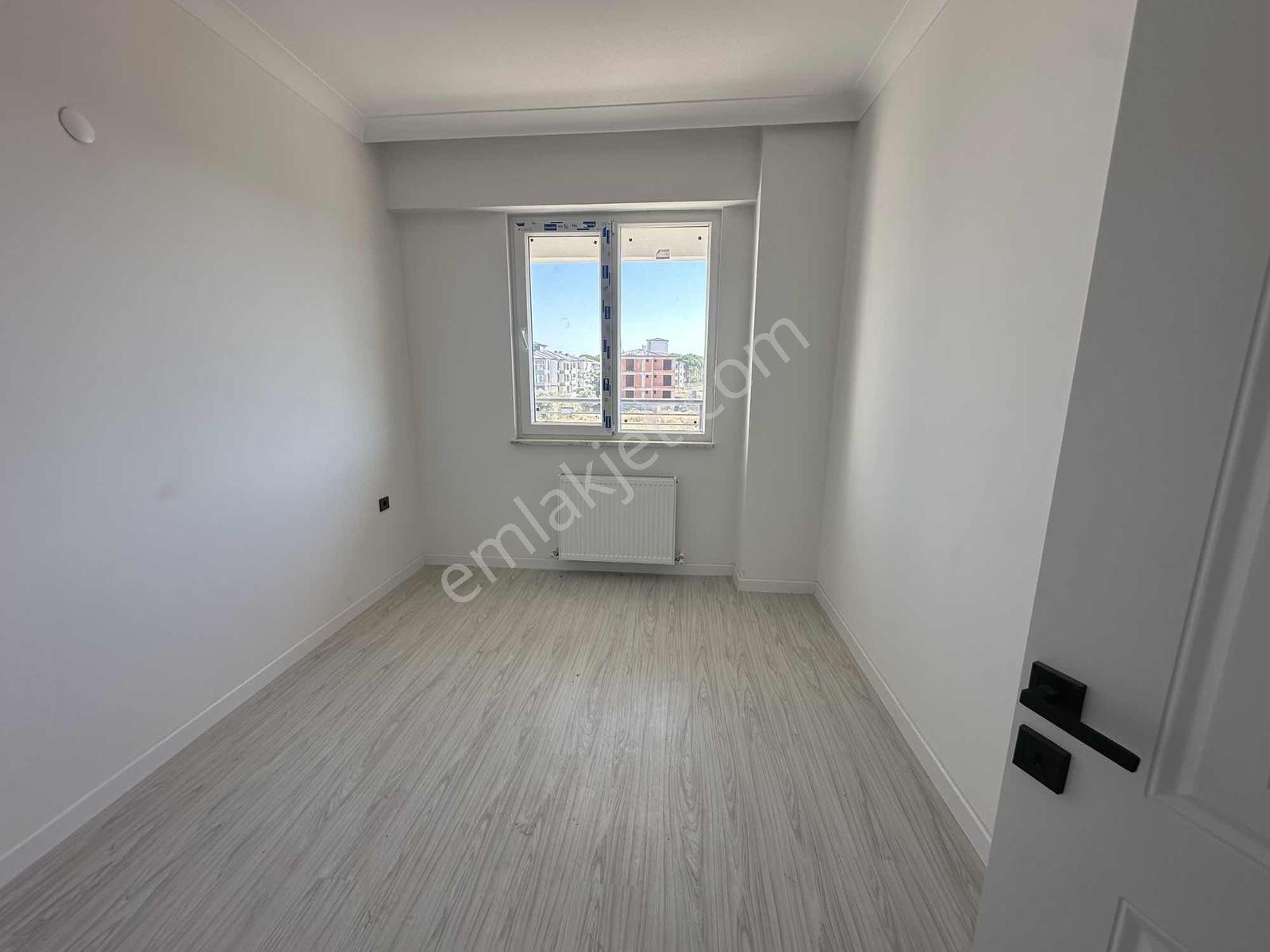 İskanlı Doğalgazlı Kaliteli Lüx Manzaralı Sıfır 1+1 Daire - Görsel 16