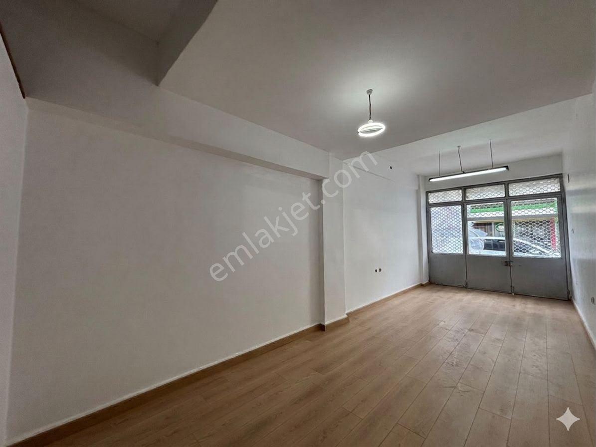 Alsancak Kahramanlar'da Emot Karşısı 40m2 Wc'li Kiralık Dükkan! - Görsel 2
