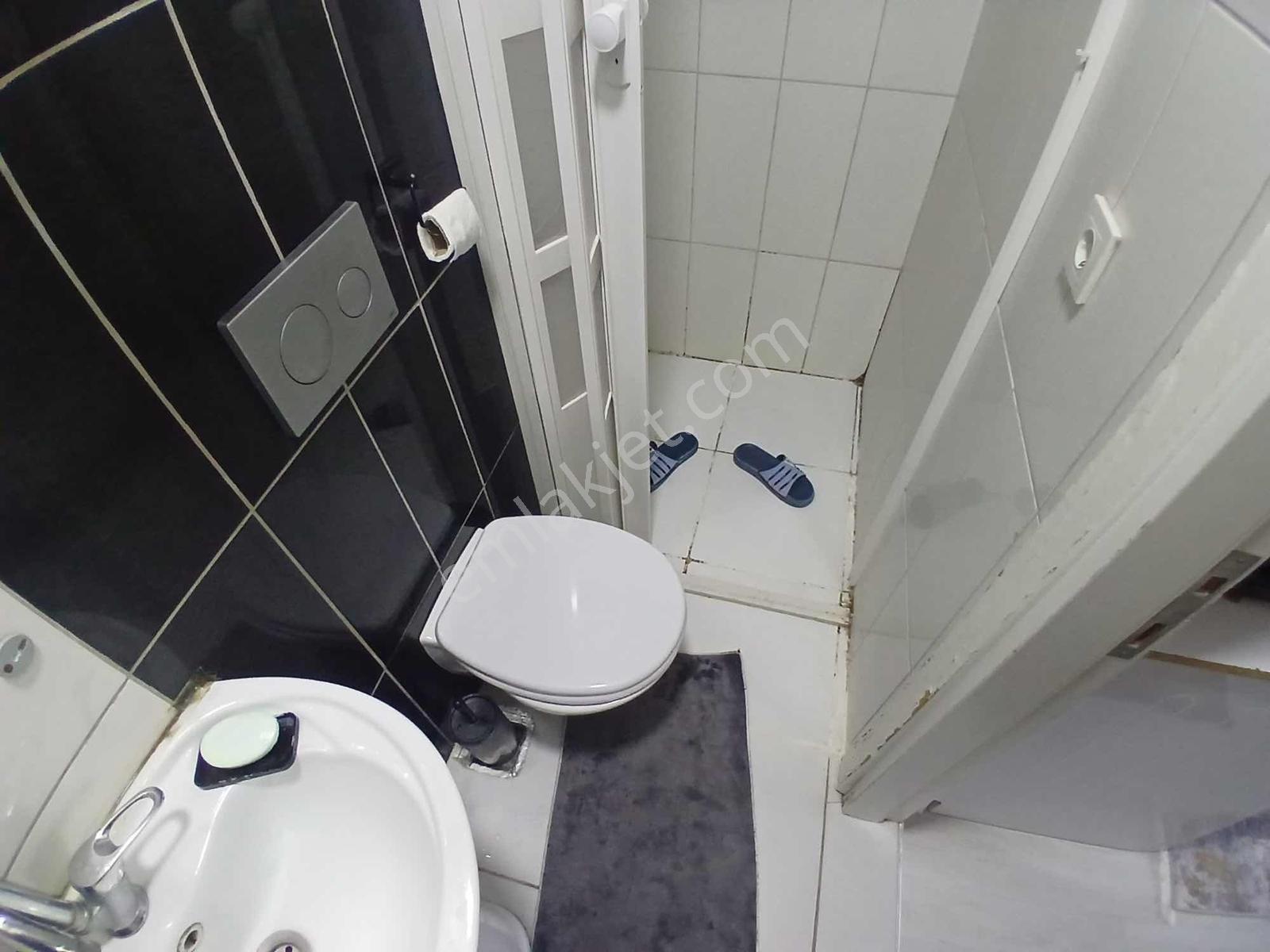 Sarıyer Tarabya Üstün'de Cadde Üzerin'de Satılık 1+1 Daire - Görsel 10