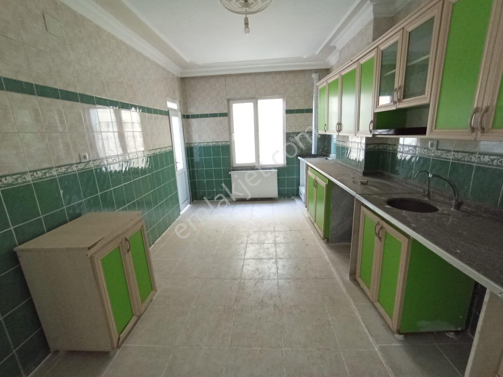 Sahibinden Dörtyolda 3+1 Bakımlı 160m2 Ara Kat Asansörlü Daire