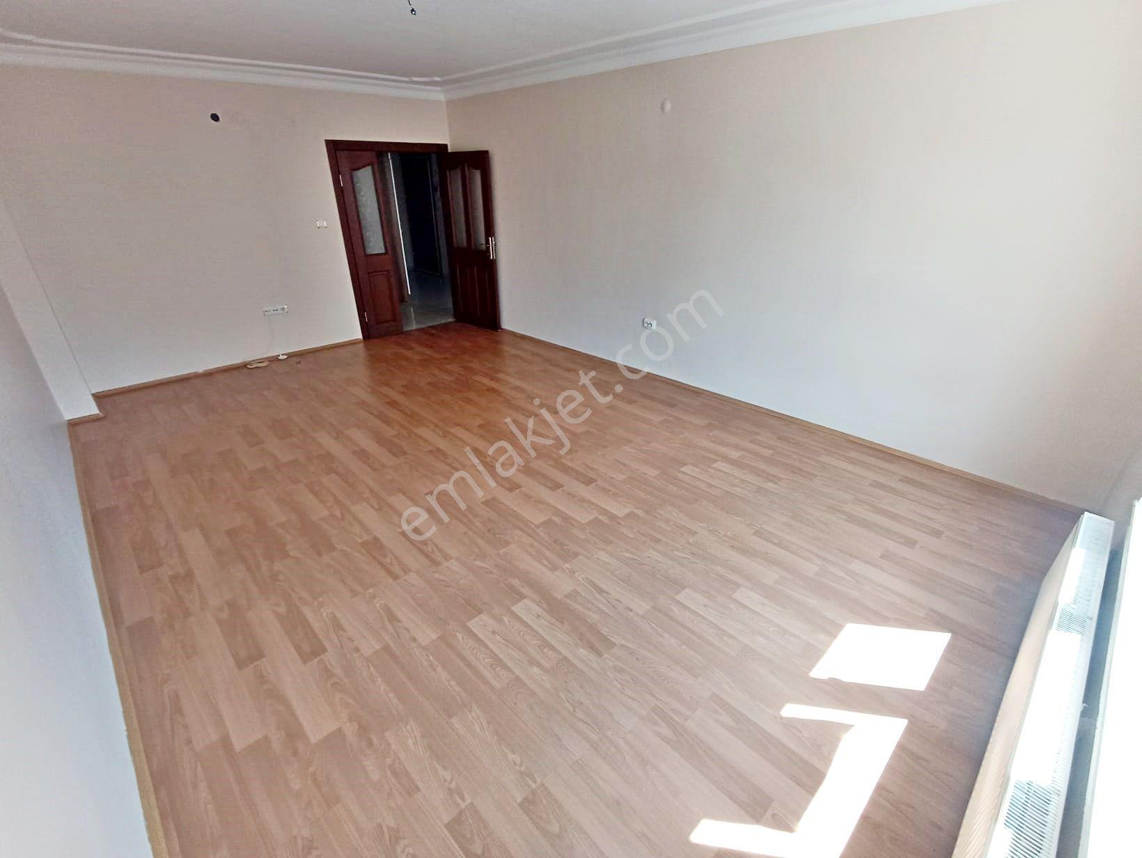 Goldtan Şehir Hastanesi Yakını Teras Balkonlu Full Yapılı Masrafsız Site'de 3+1 Daire - Görsel 3
