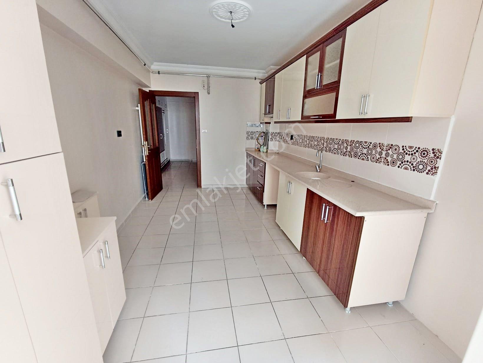 Goldtan Şehir Hastanesi Yakını Teras Balkonlu Full Yapılı Masrafsız Site'de 3+1 Daire - Görsel 18
