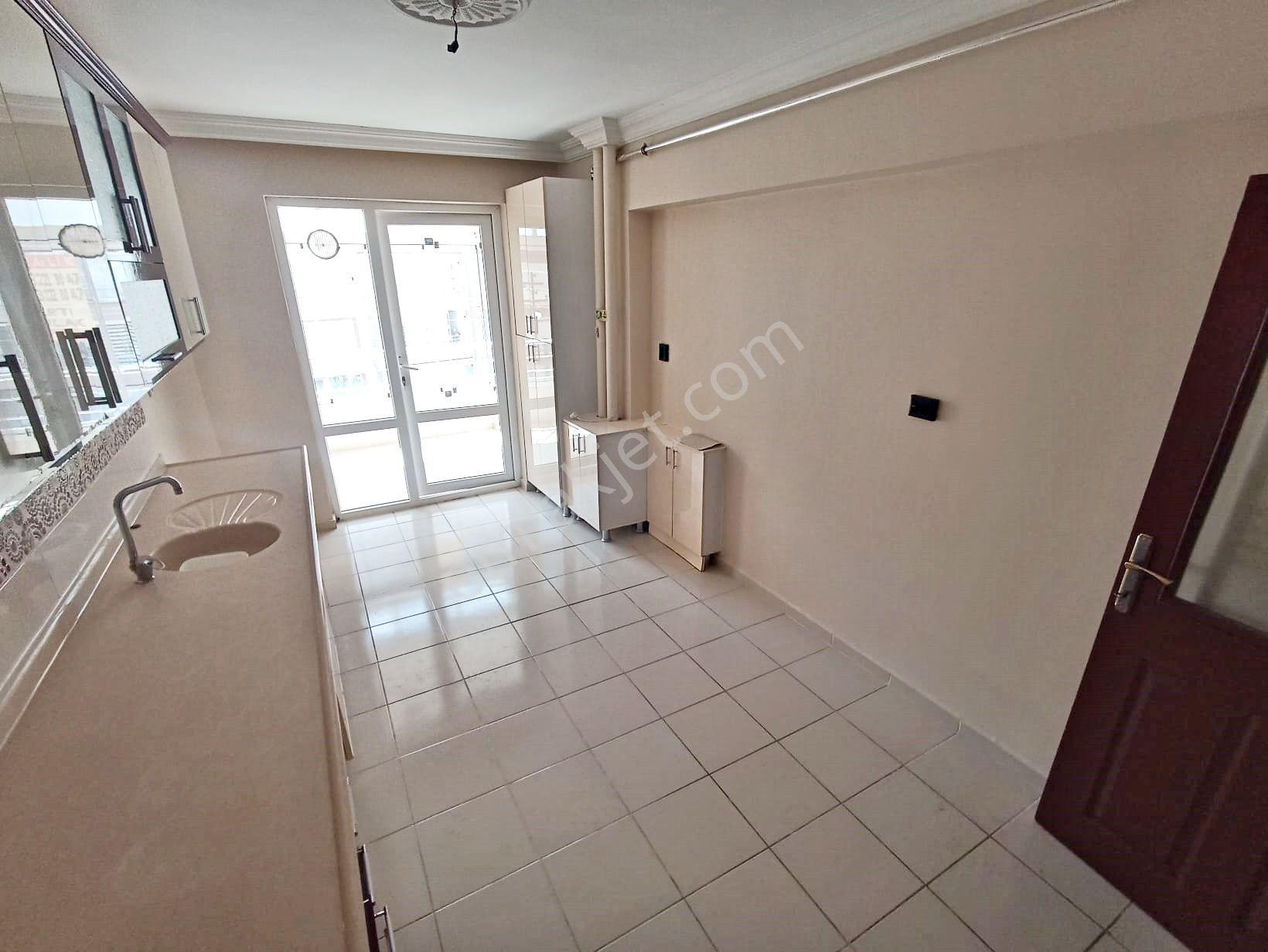 Goldtan Şehir Hastanesi Yakını Teras Balkonlu Full Yapılı Masrafsız Site'de 3+1 Daire - Görsel 13