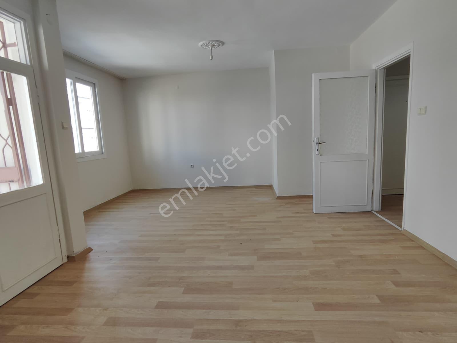 Kalabalık Ailelere Ferah Yaşam! Bağımsız Mutfaklı Kiralık 3+1 Ev - Görsel 42