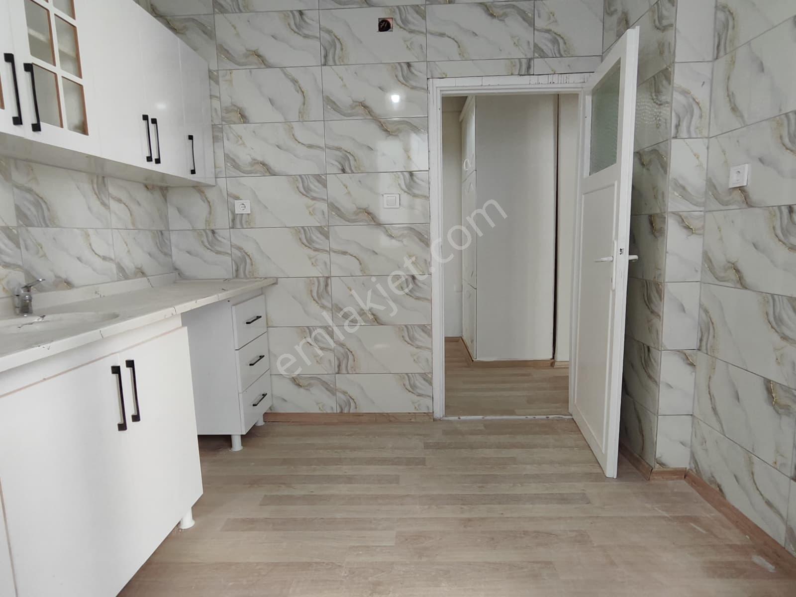 Kalabalık Ailelere Ferah Yaşam! Bağımsız Mutfaklı Kiralık 3+1 Ev - Görsel 13