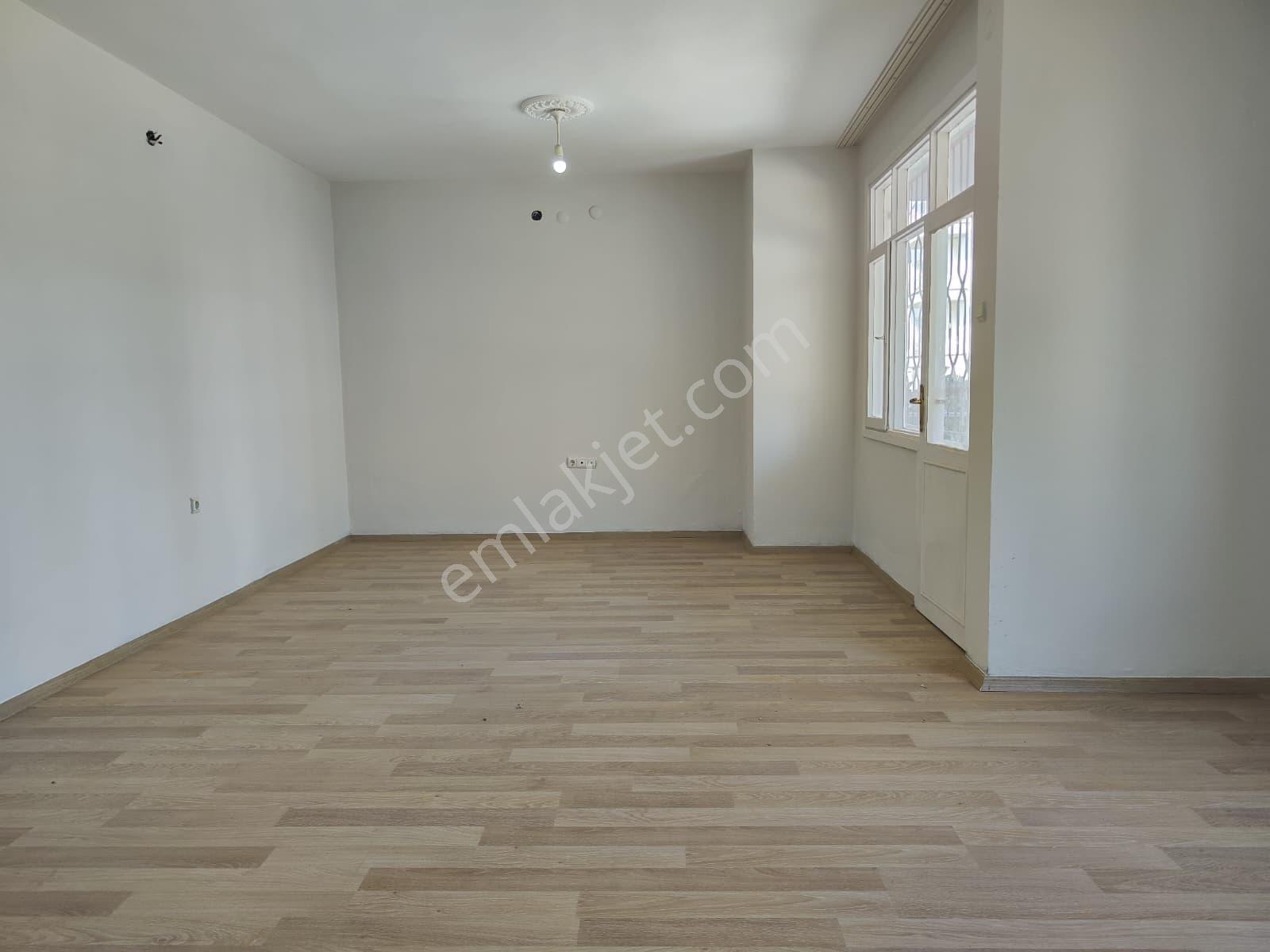 Kalabalık Ailelere Ferah Yaşam! Bağımsız Mutfaklı Kiralık 3+1 Ev - Görsel 38