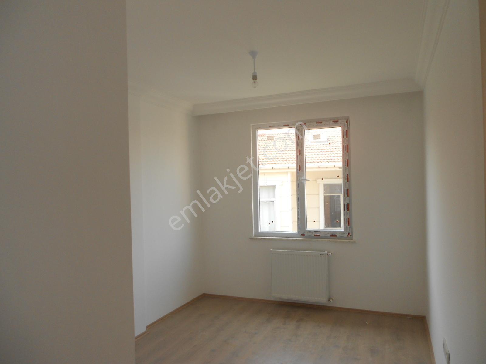 Zuhuratbaba'da Meydana Yakın 2+1 85m2 10 Yaşında Kapalı Otopark - Görsel 6