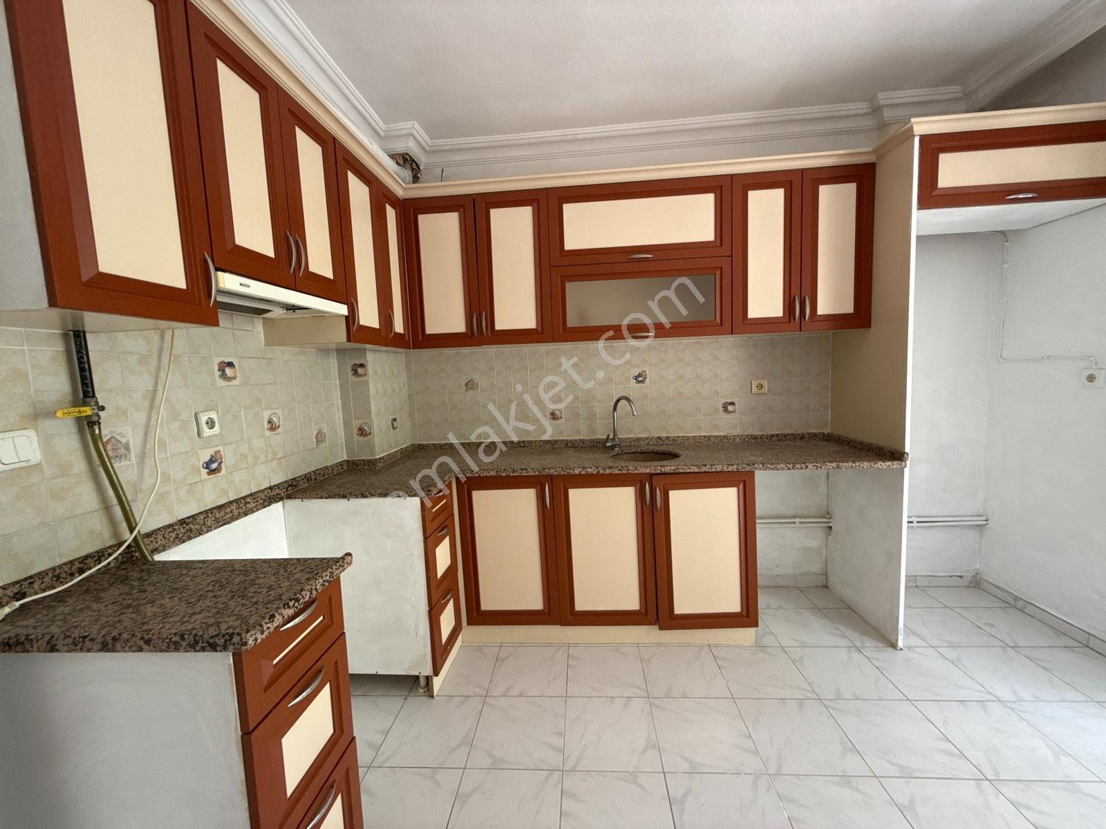 Derin Emlaktan İbni Melek Mahallesinde Geniş 3+1 Kiralık Daire - Görsel 4