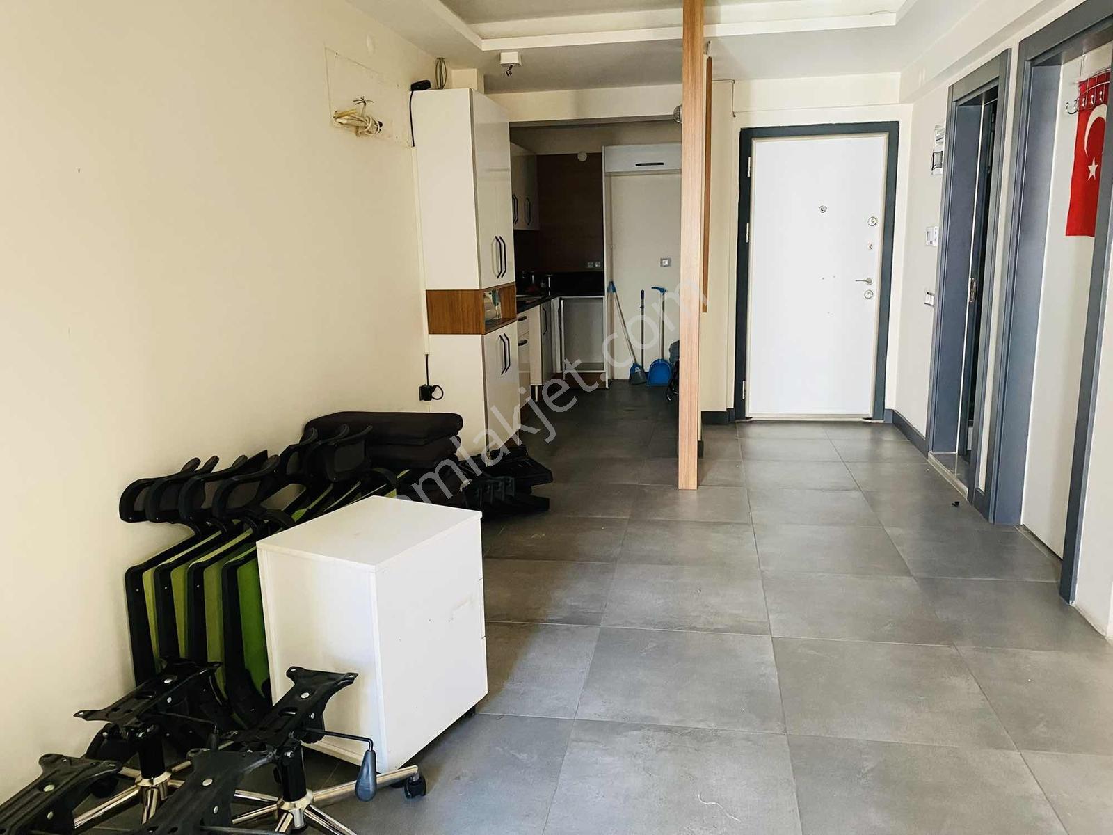Şehir Mekezinde Ofis Konseptli - Görsel 17